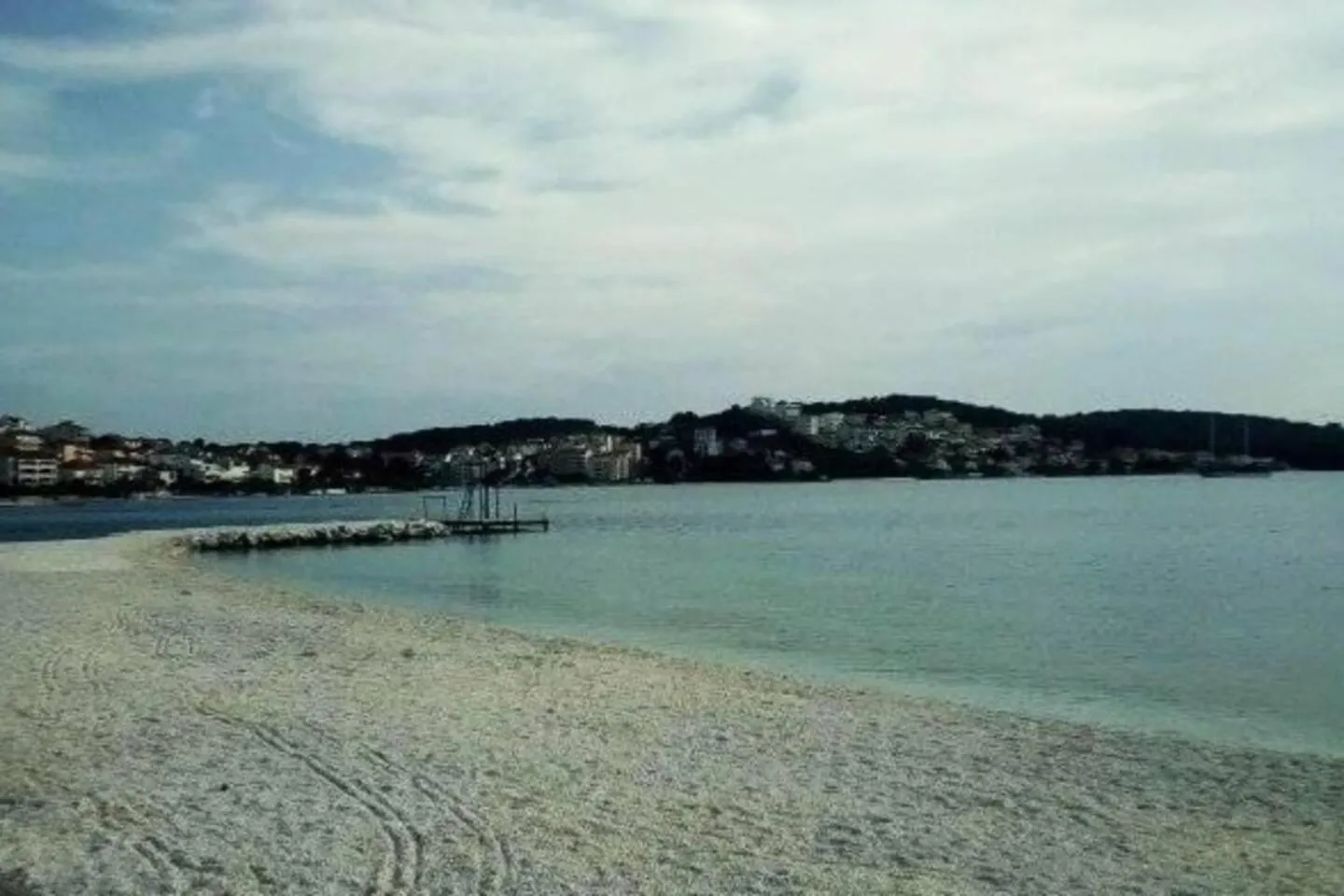 Beach in Immaculate 2-Bed Apartment in Okrug Gornji