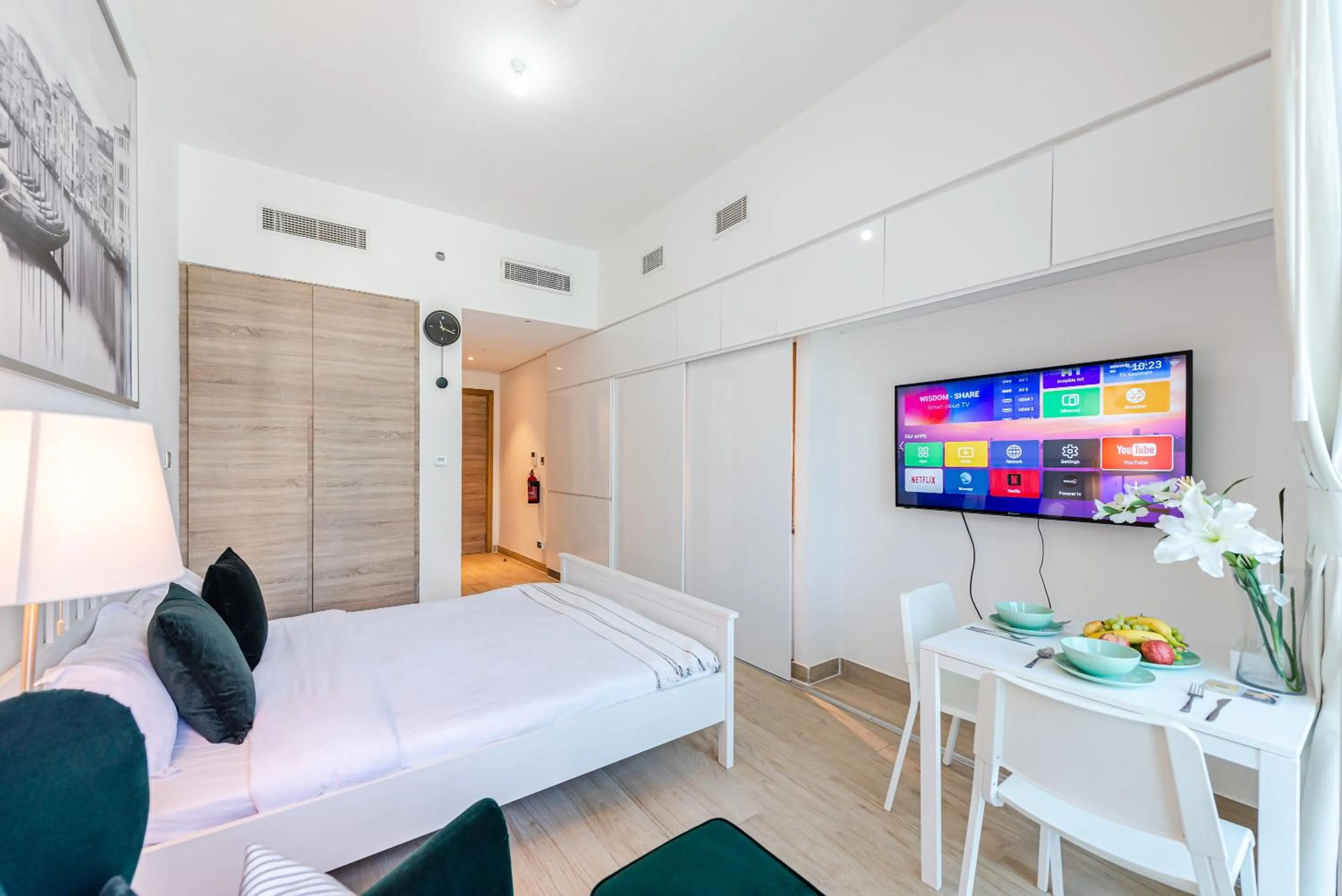 Bedroom in Marco Polo - Studio with Marina View, Huge Balcony in Marina