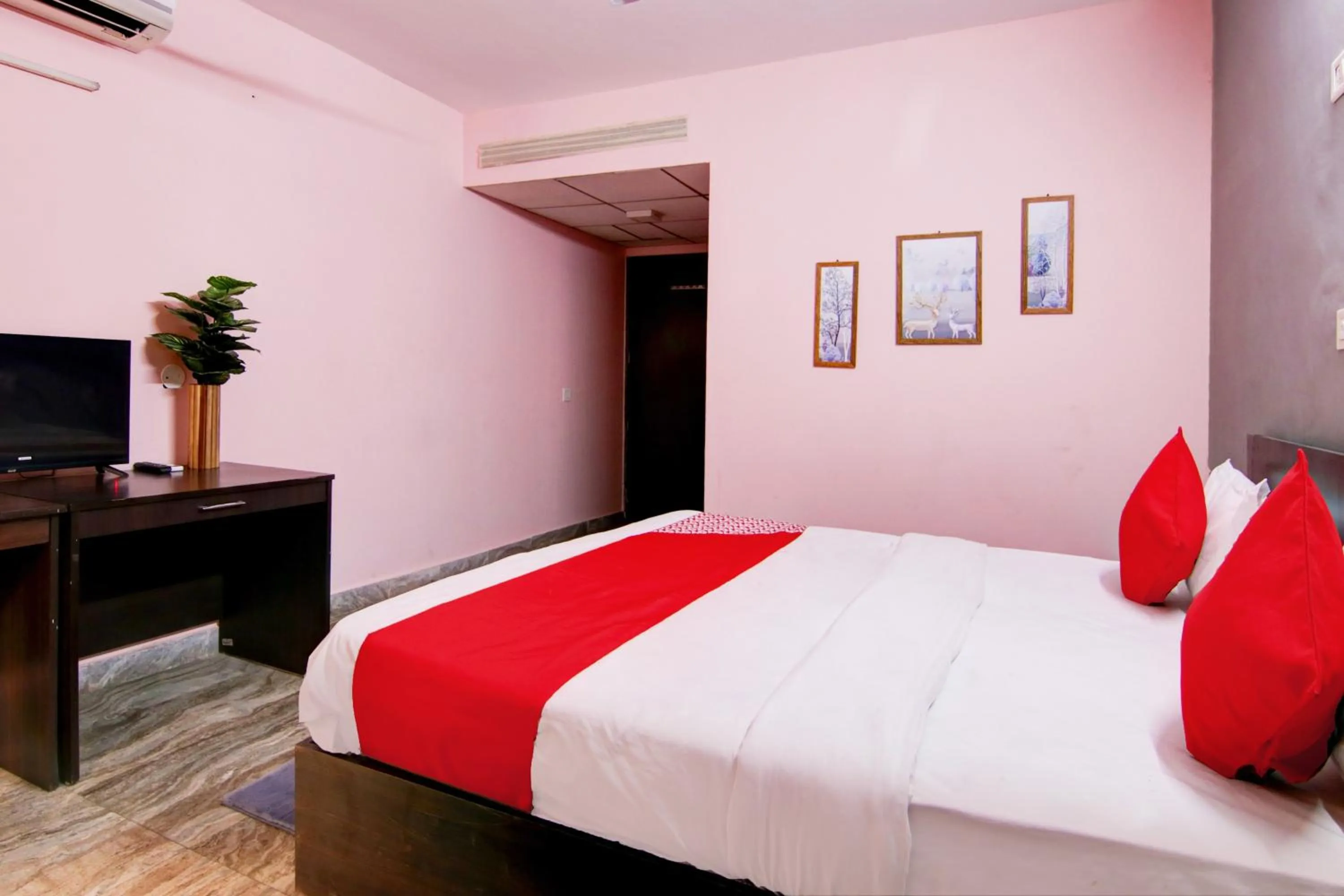 Bedroom, Bed in Hotel O Manya Stay