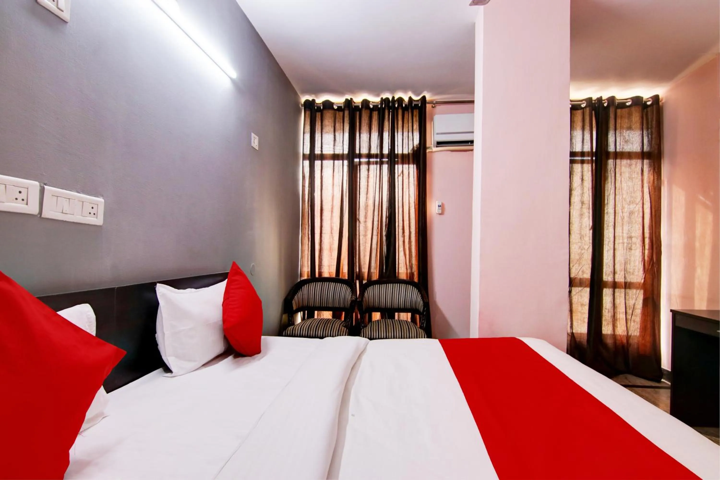 Bedroom in Hotel O Manya Stay