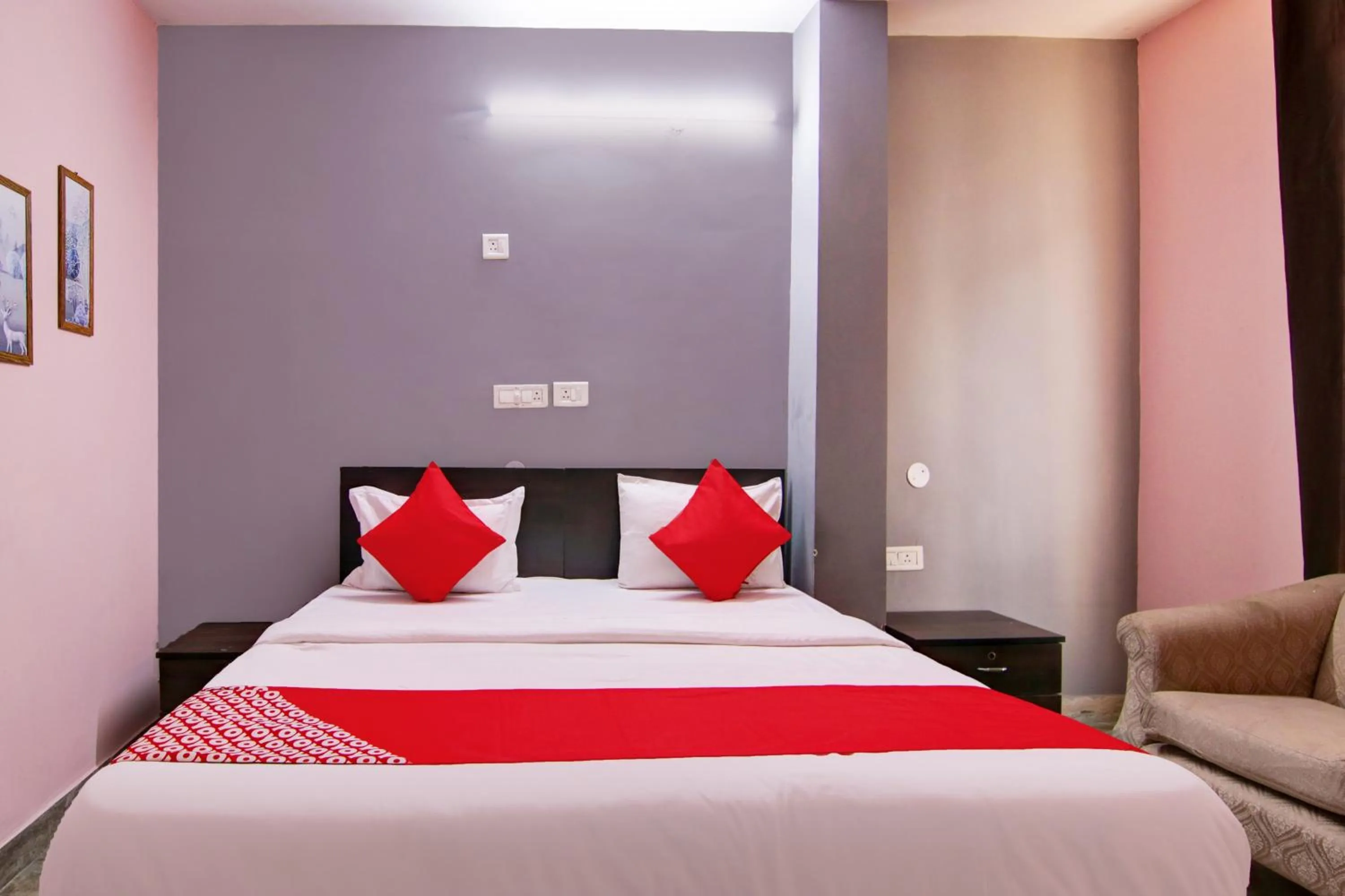 Bedroom, Bed in Hotel O Manya Stay