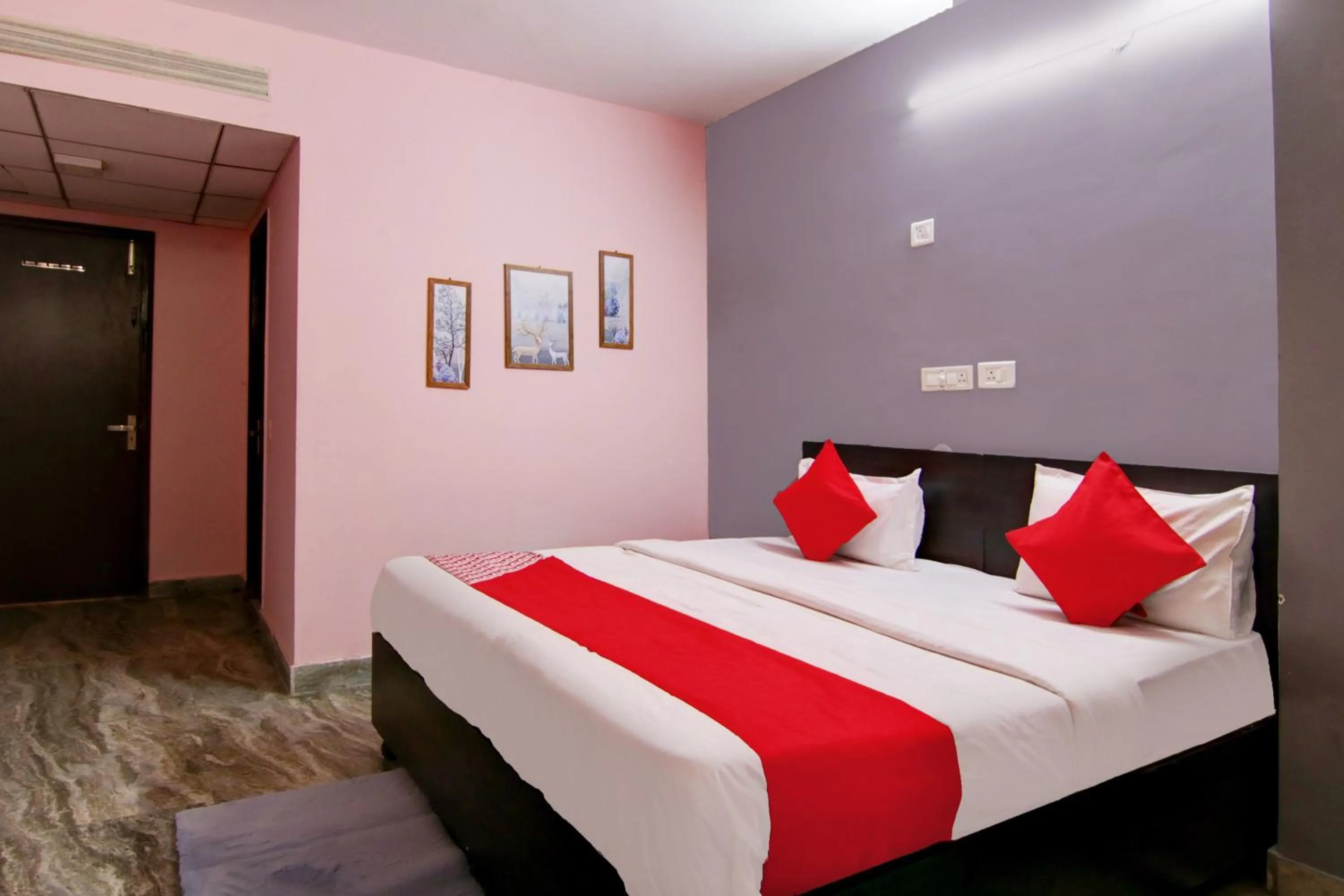 Bedroom, Bed in Hotel O Manya Stay