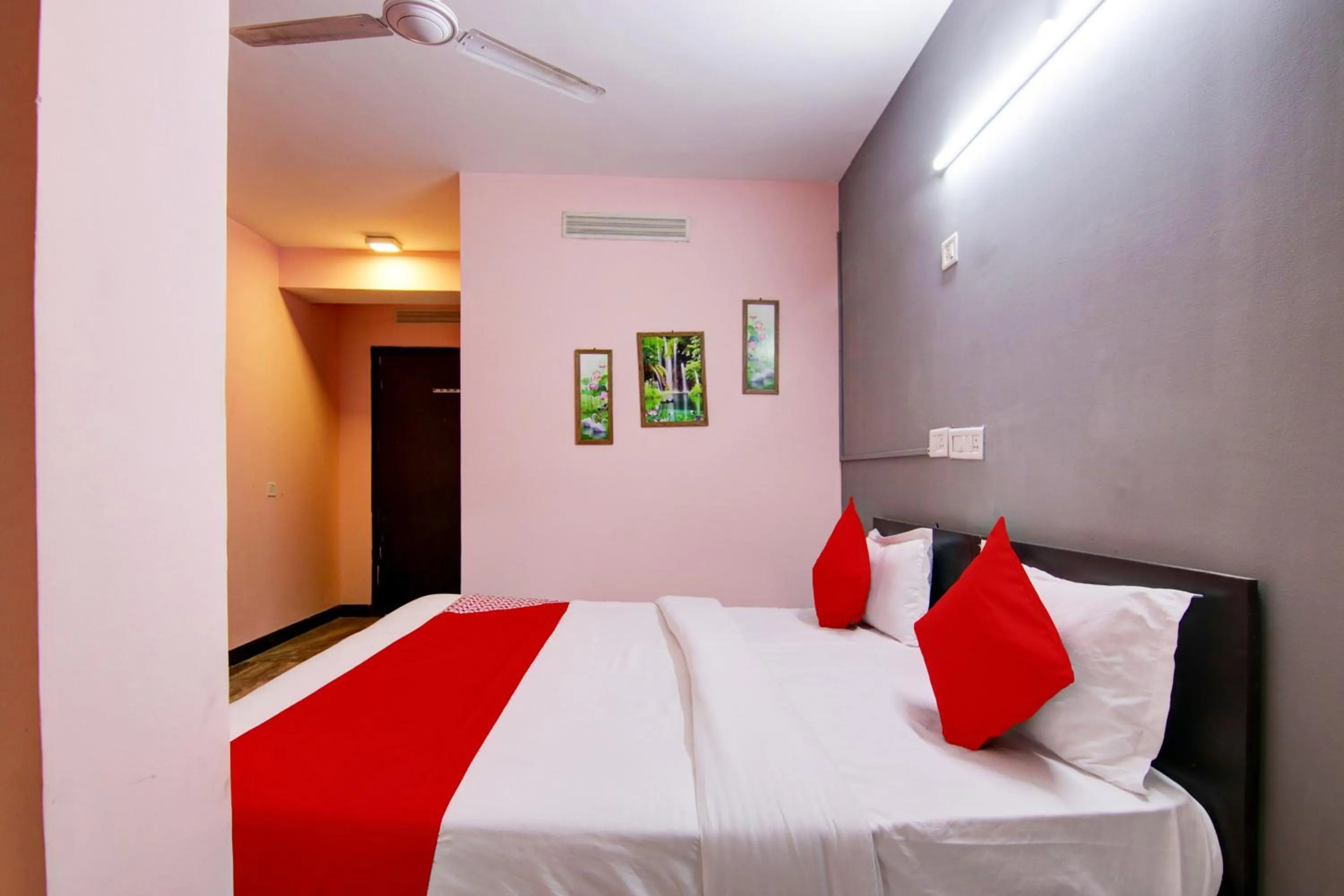 Bedroom, Bed in Hotel O Manya Stay