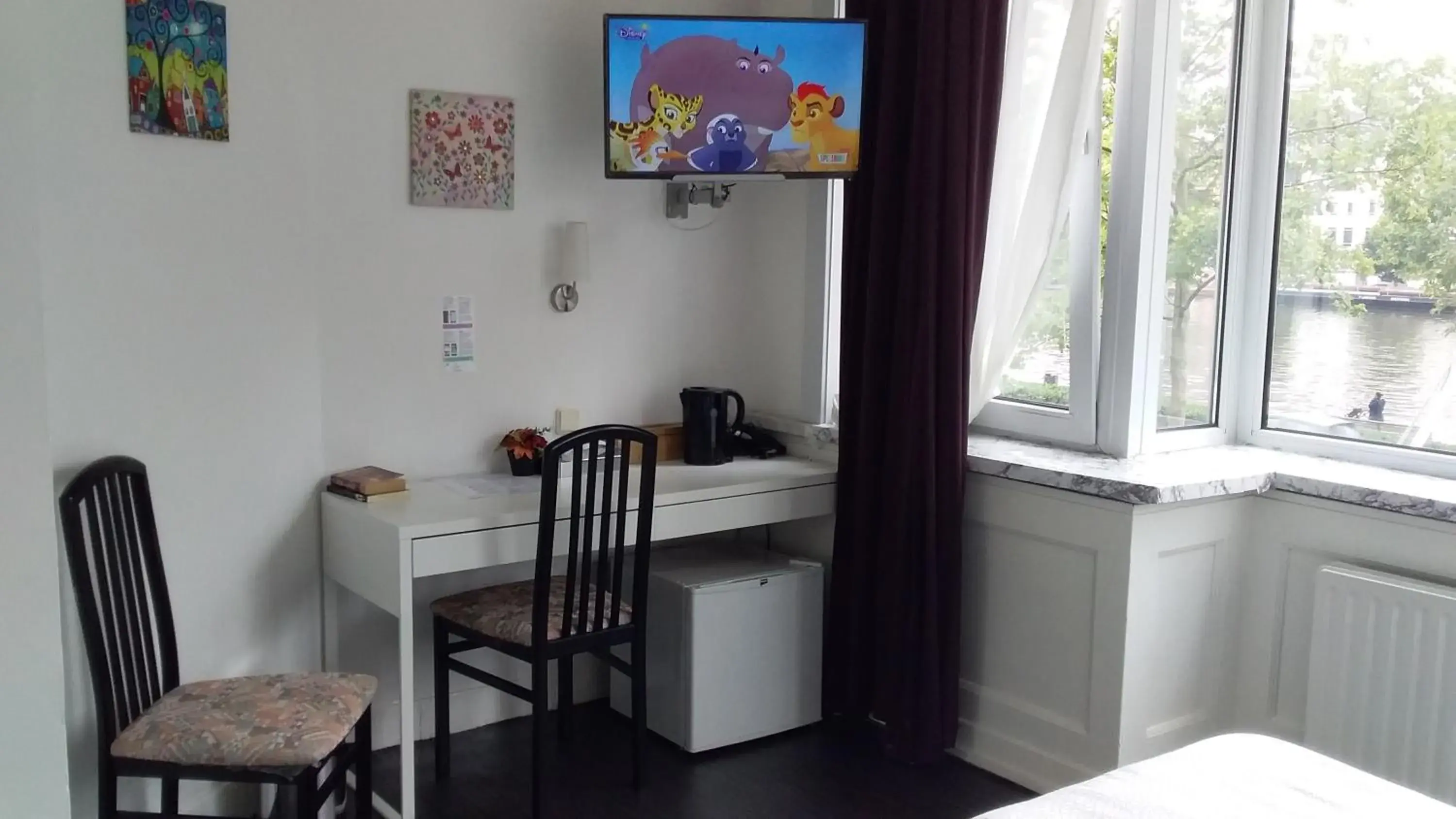 Budget Double Room in Hotel Baan Budget Double Room in Hotel Baan