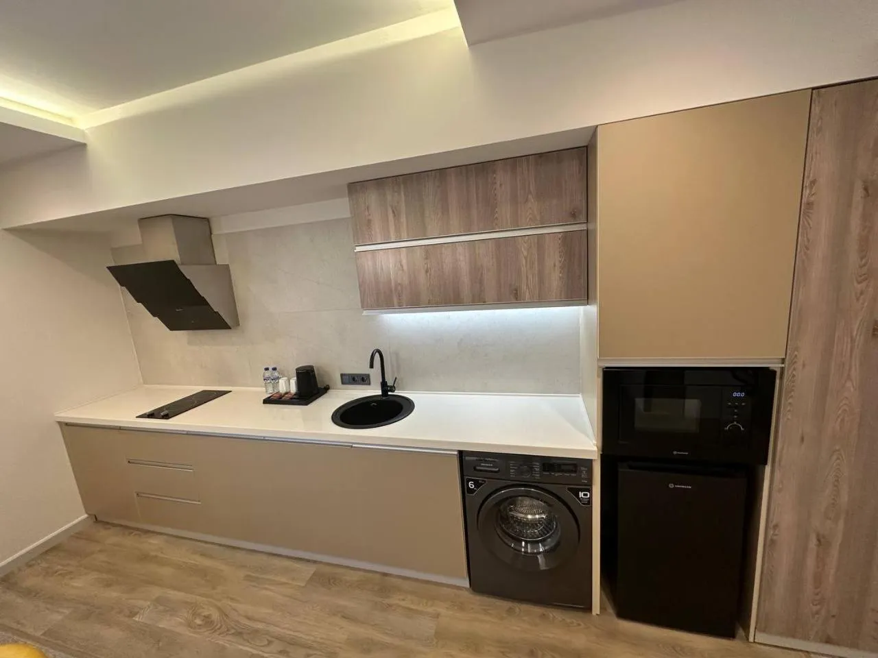 Kitchen or kitchenette in Apart Hotel Istaravshan