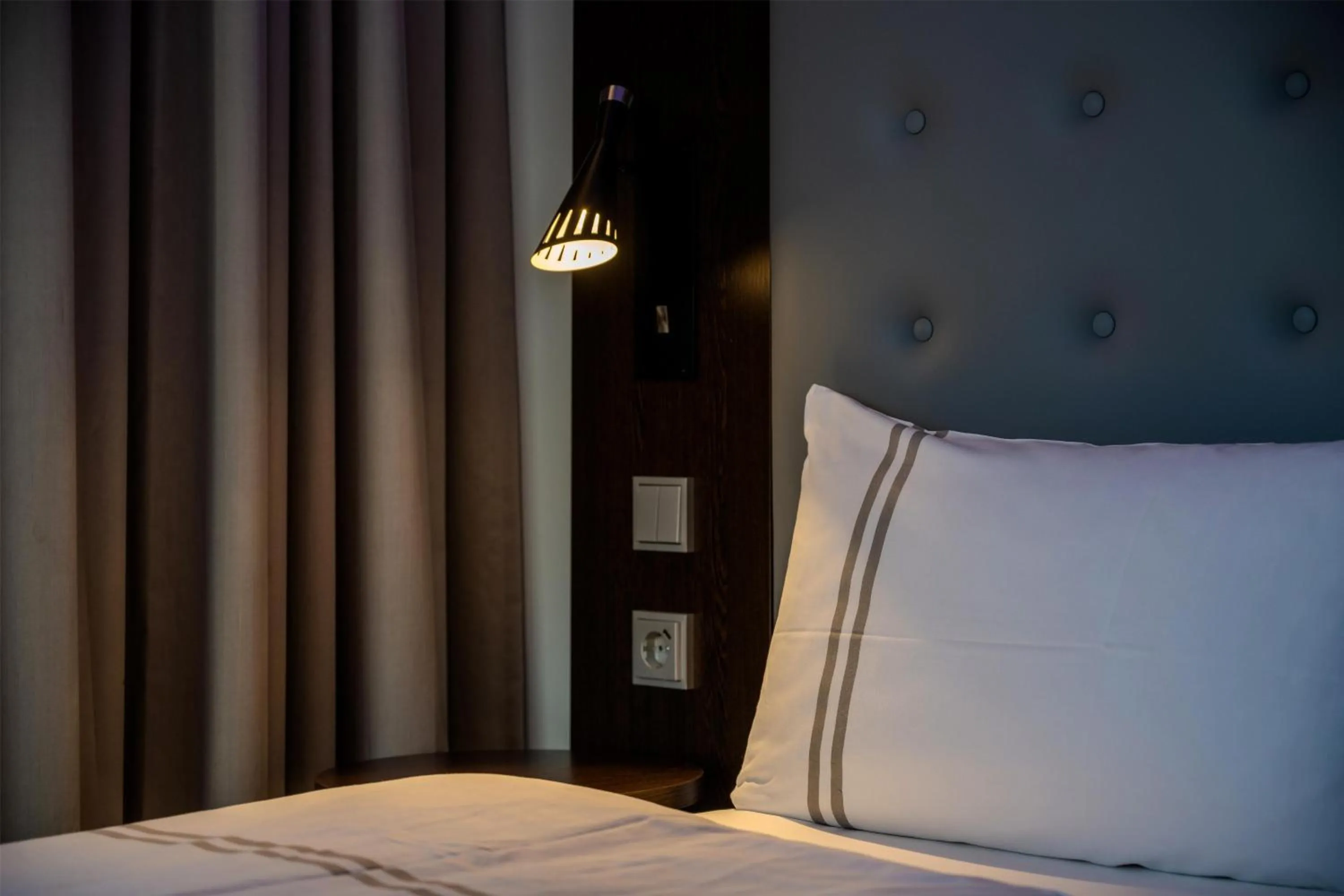 Bedroom, Bed in Premier Inn Berlin City Wilmersdorf