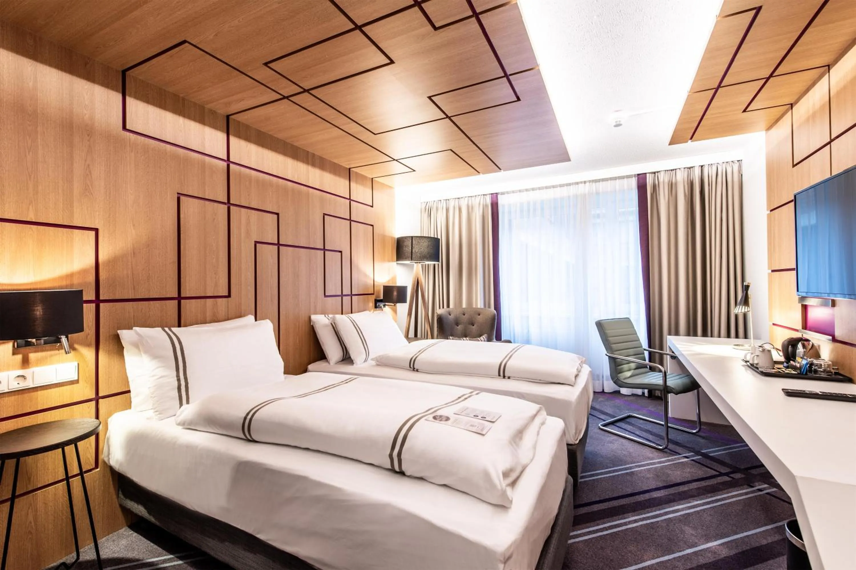 Bedroom, Bed in Premier Inn Braunschweig City Centre