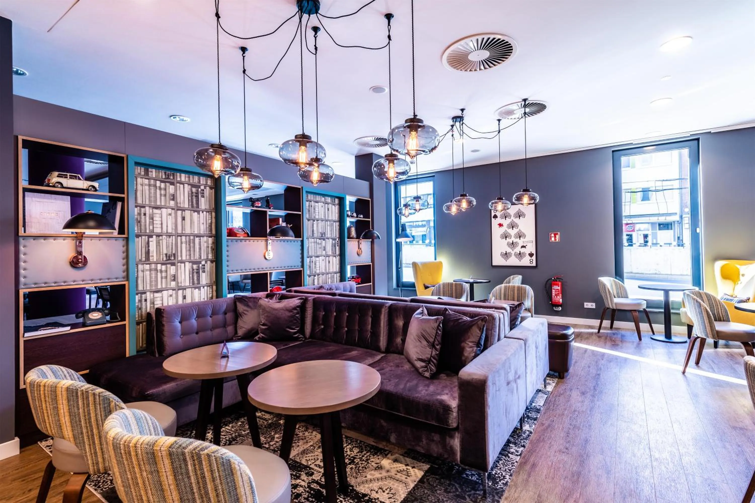 Lobby or reception in Premier Inn Düsseldorf City Centre