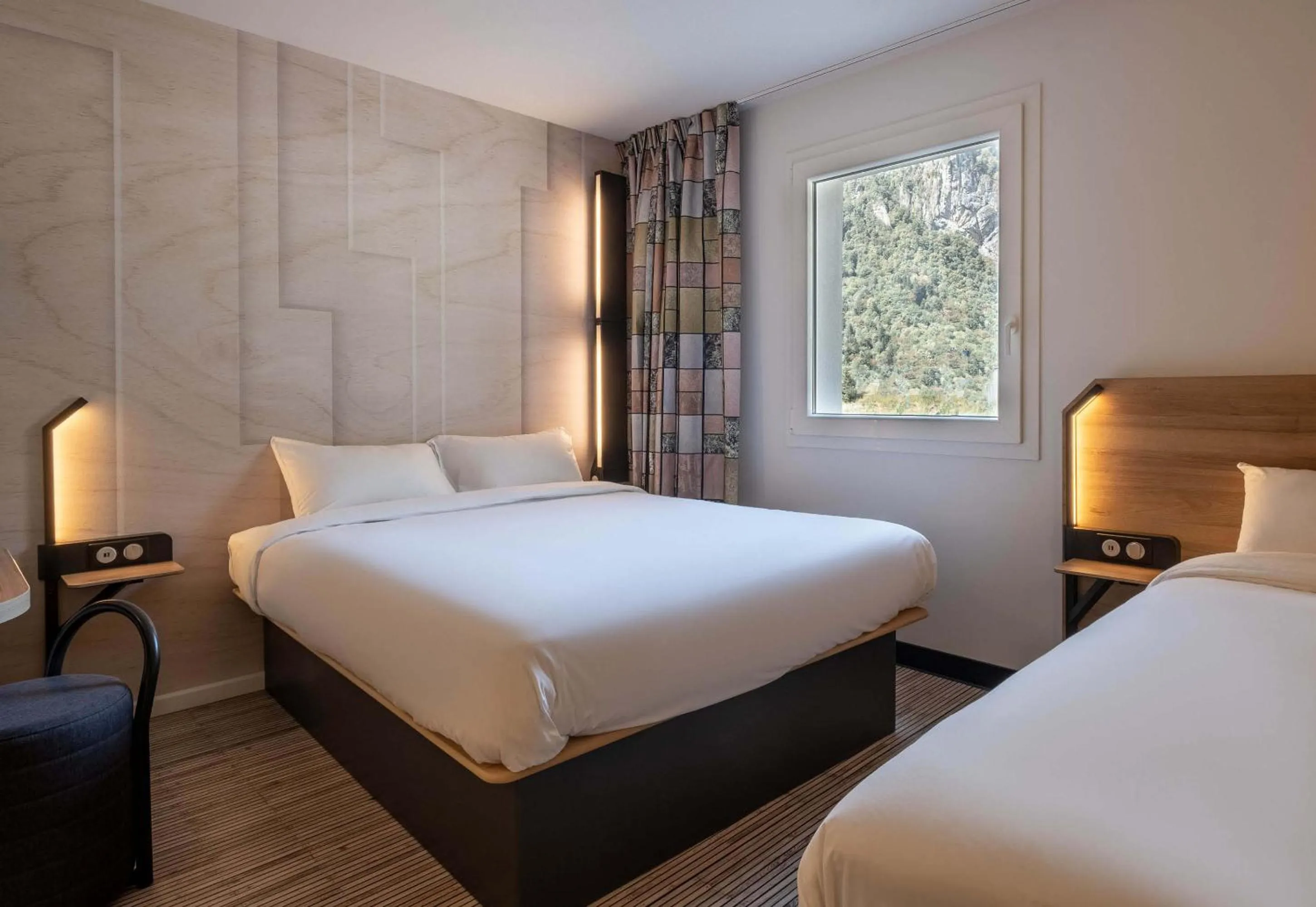 Bedroom, Bed in B&B HOTEL Cluses Sud