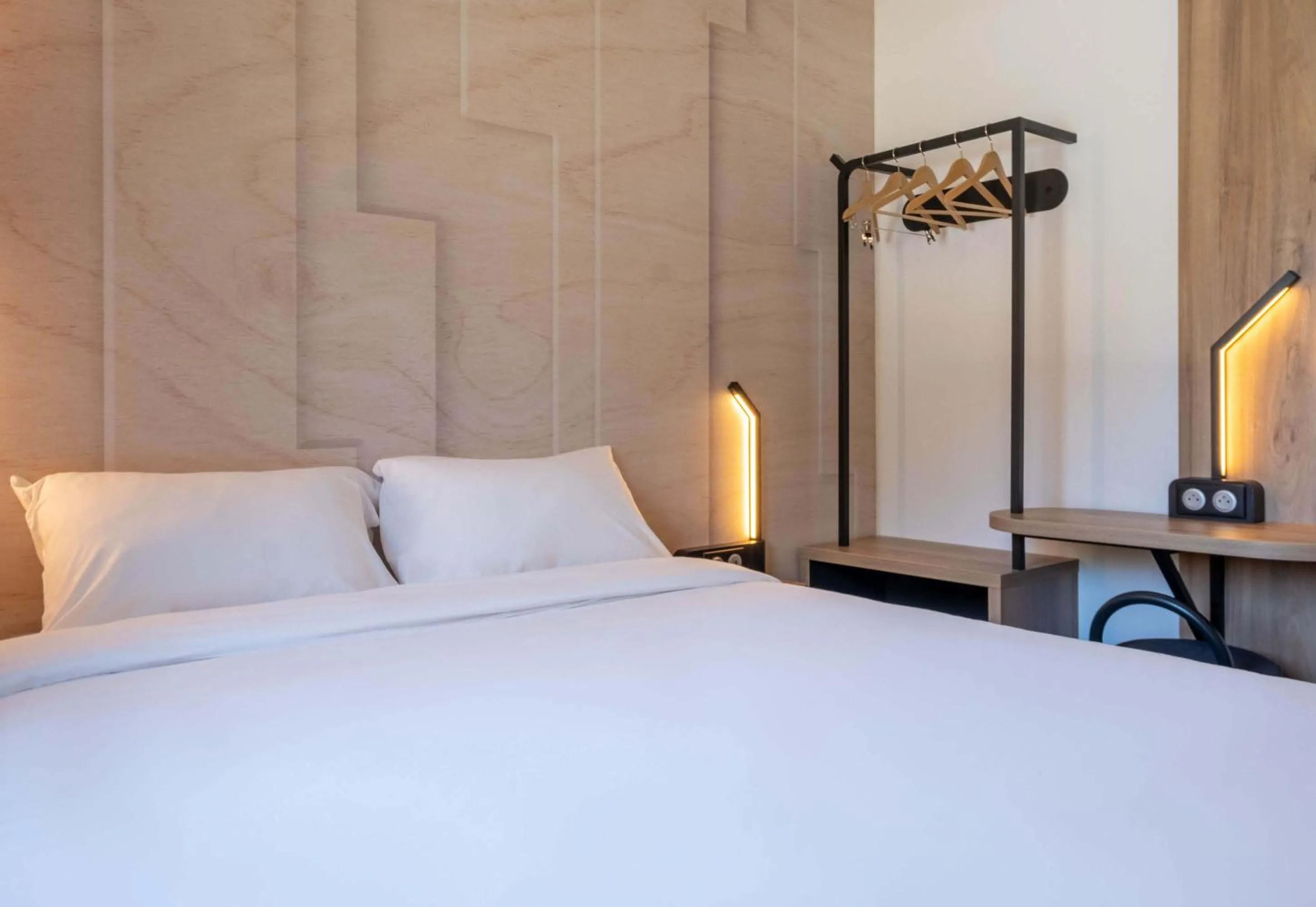 Bedroom, Bed in B&B HOTEL Cluses Sud