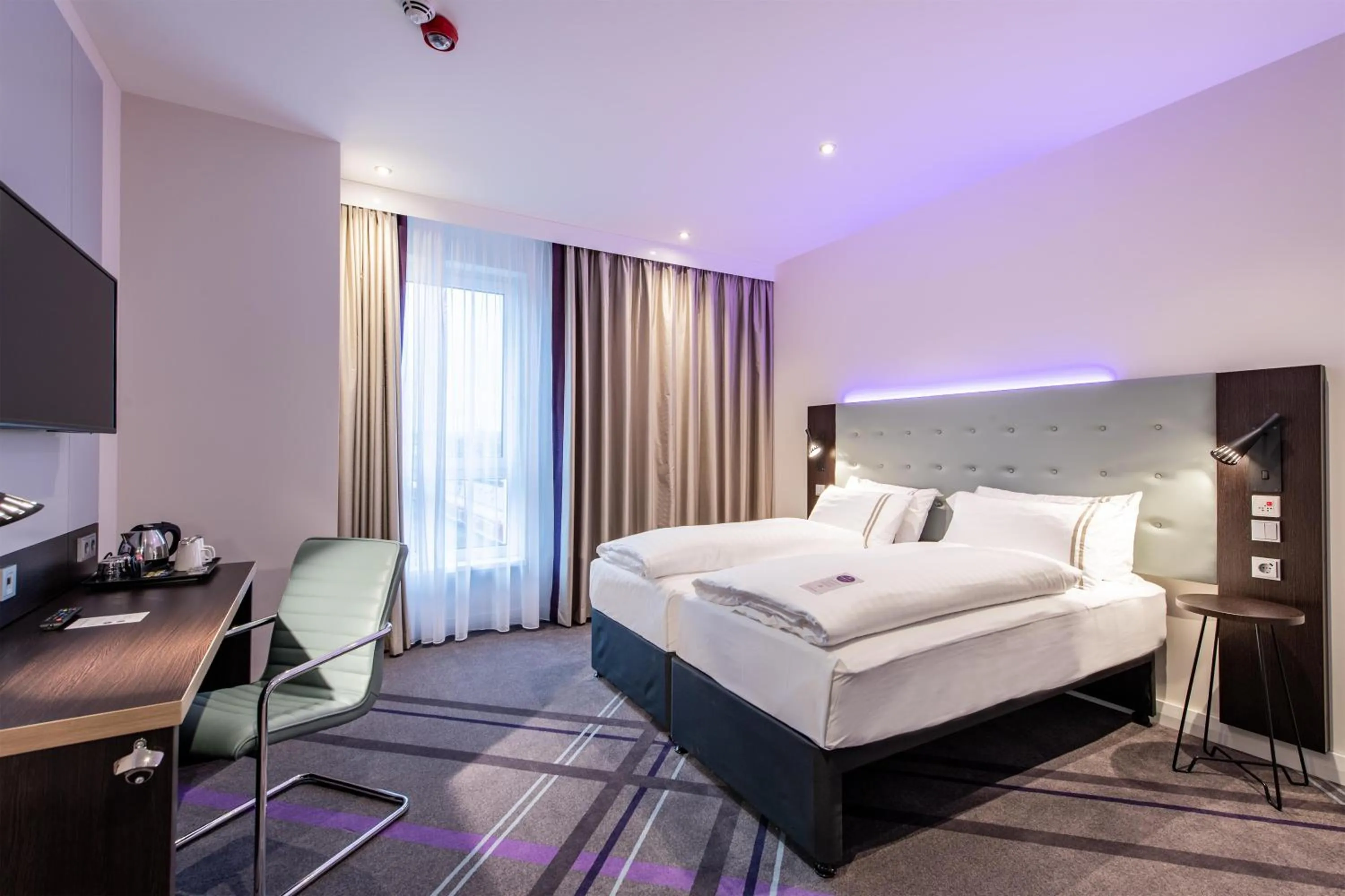 Bedroom, Bed in Premier Inn Essen City Centre