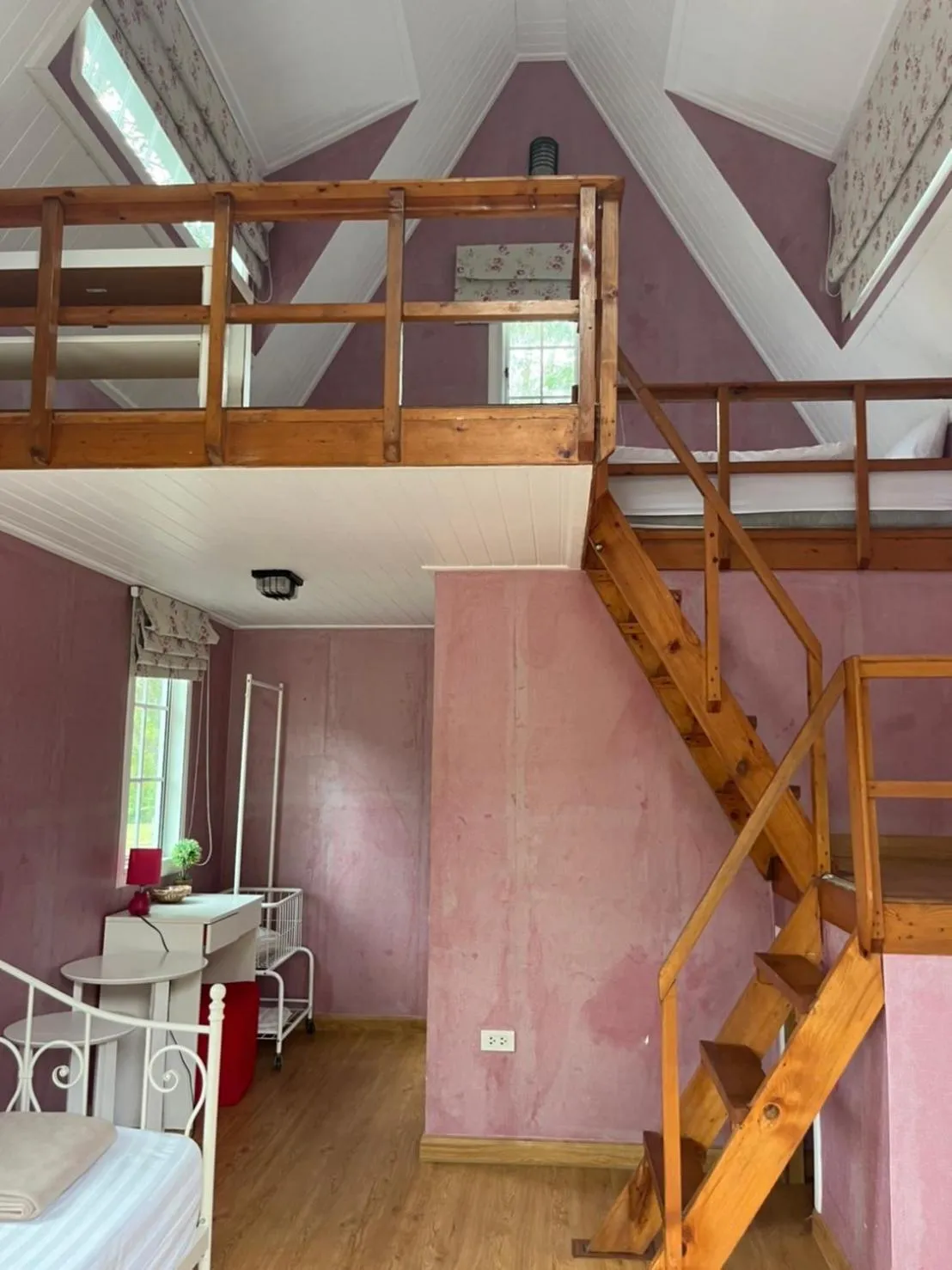 Photo of the whole room, Bed in The Open Hills