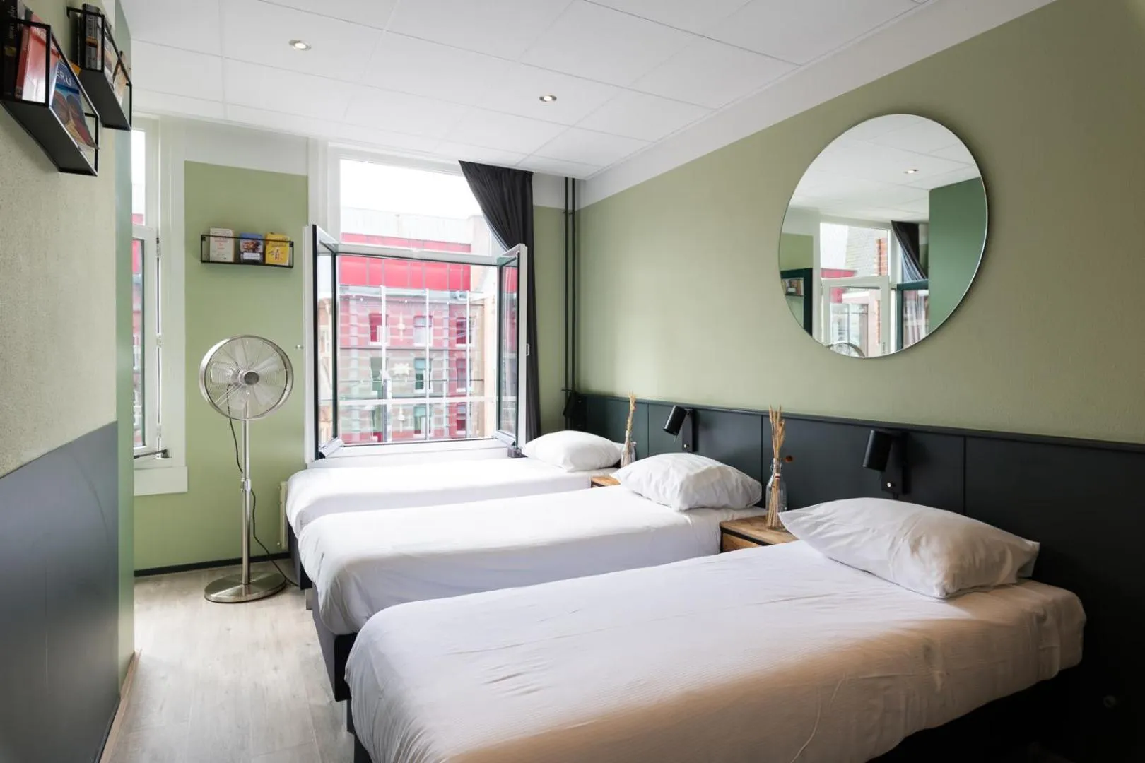 Bed in Hotel La Bohème