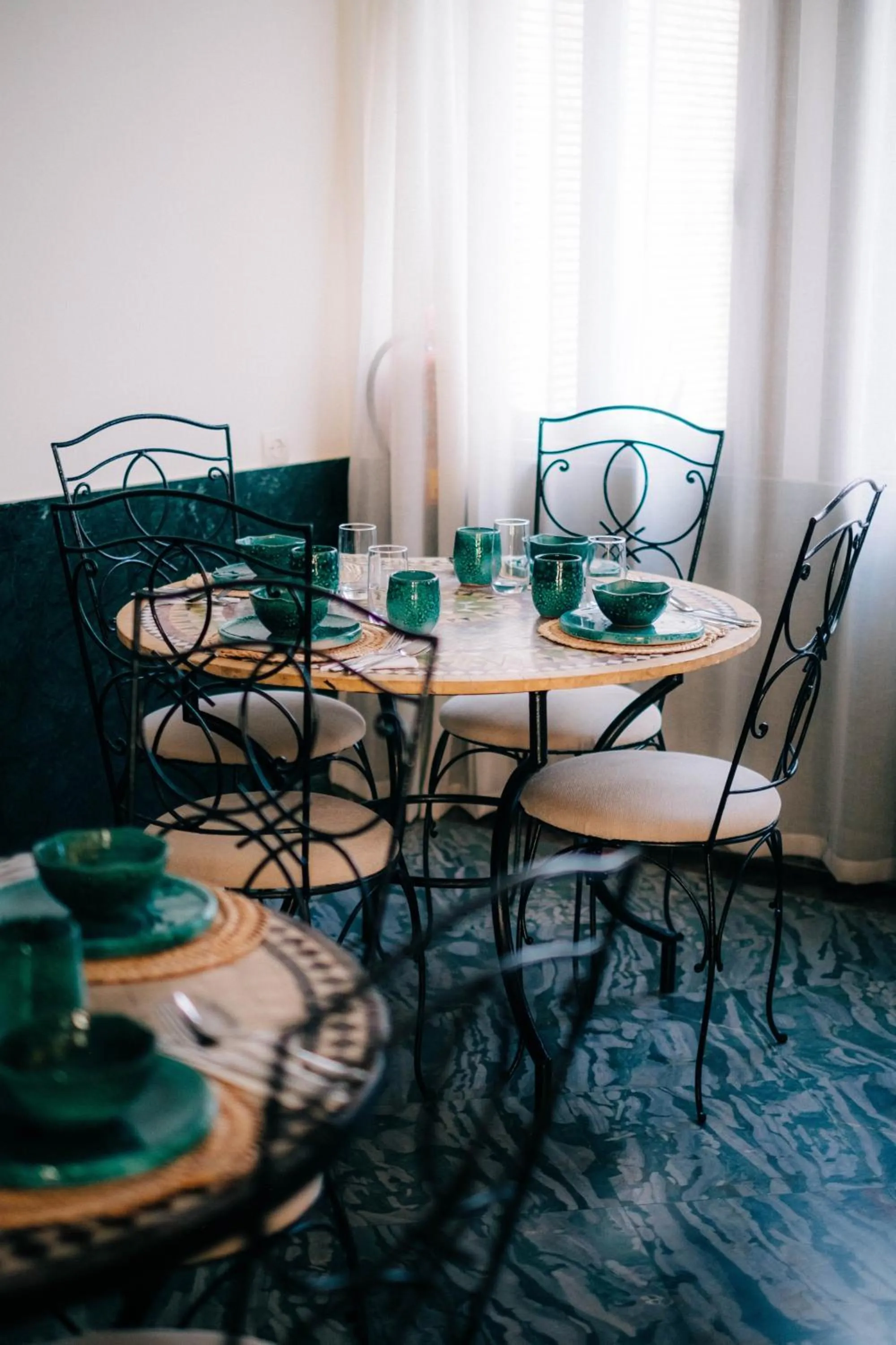 Restaurant/places to eat in Riad Searenity