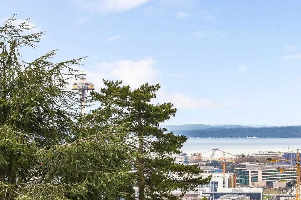 Lofty Studio Prime Cap Hill Area Mins to Downtown