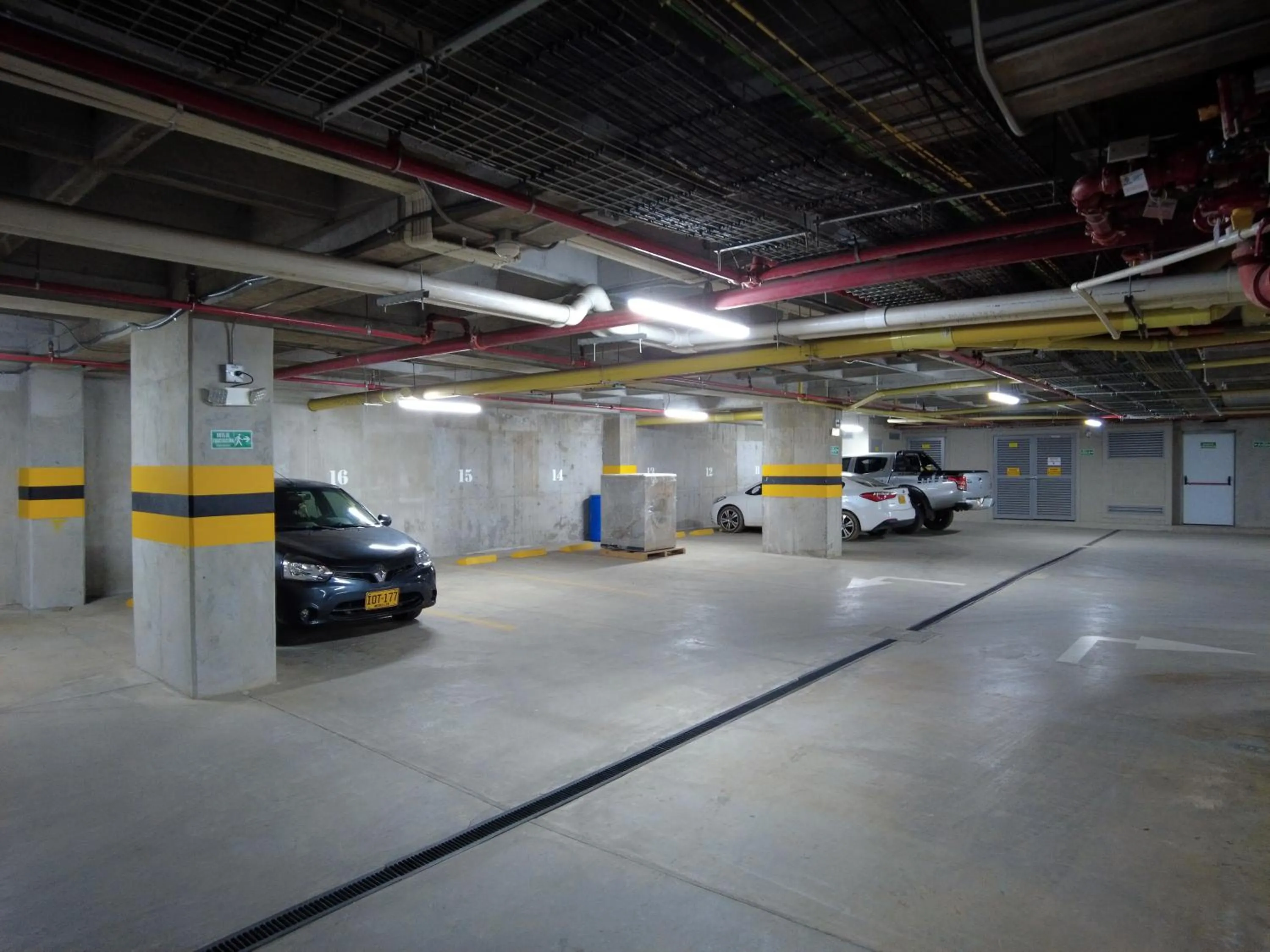 Parking in Hotel Las Olas Bello