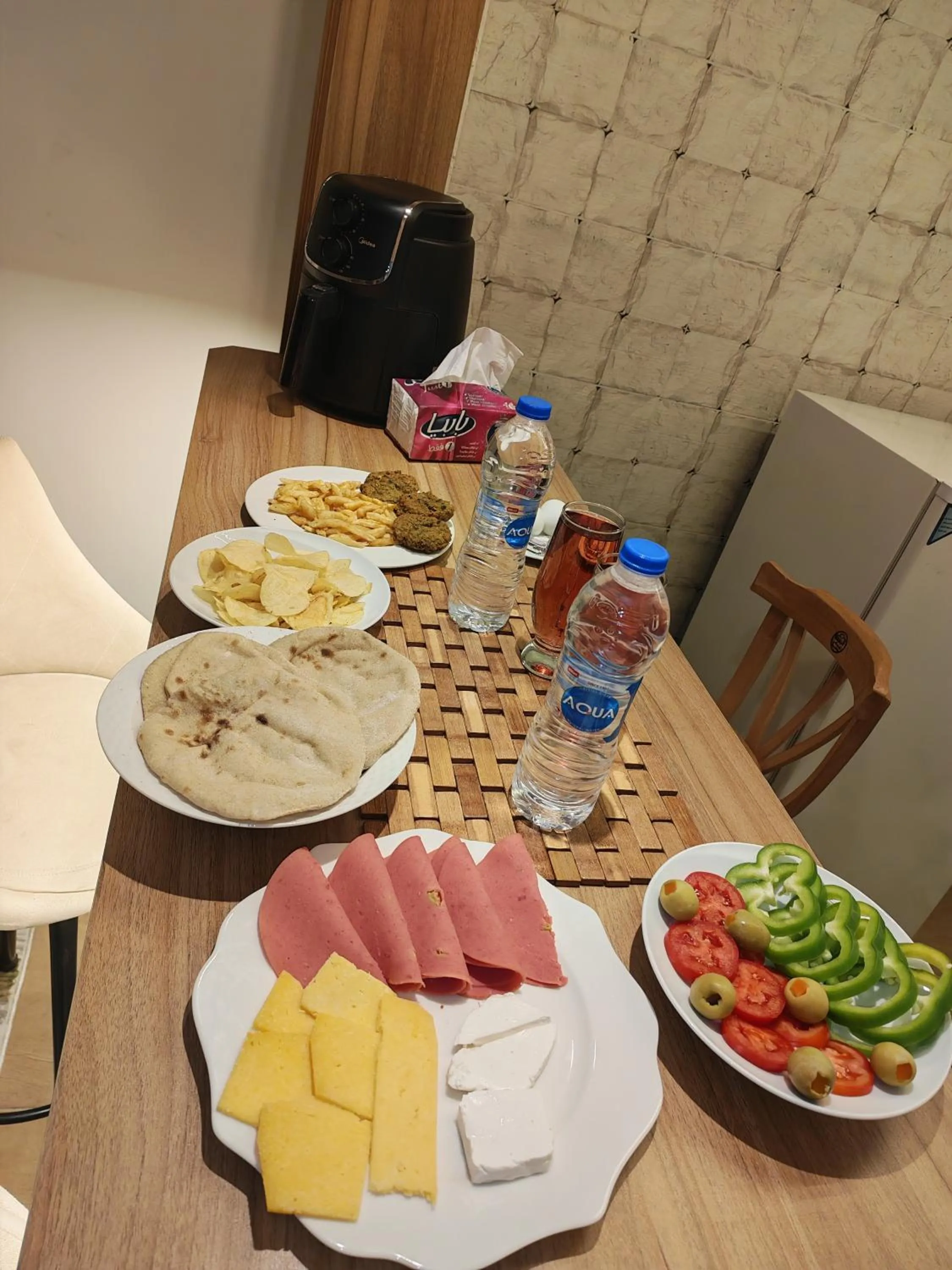 Breakfast in downtown Family Suites