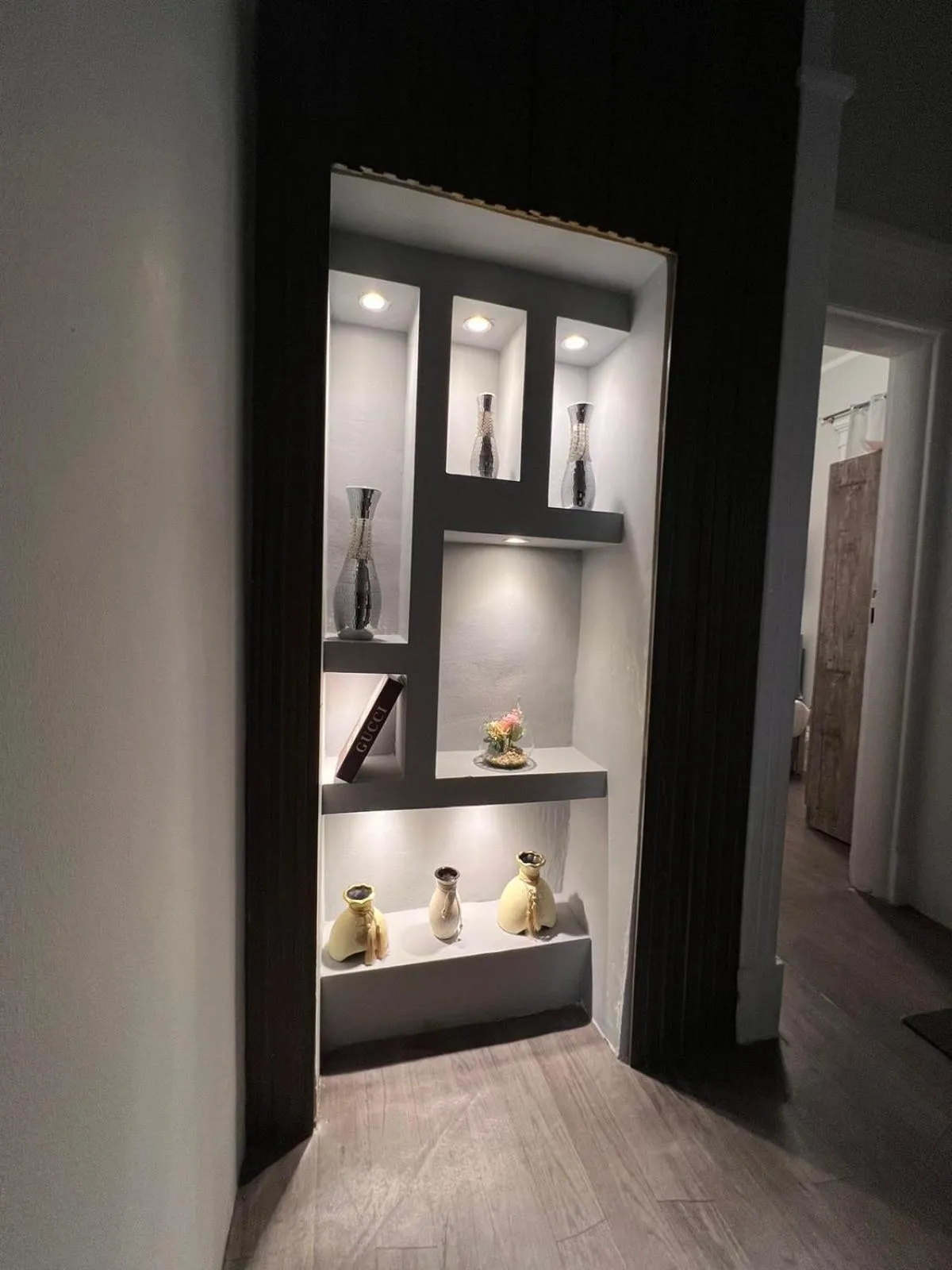 Decorative detail in downtown Family Suites