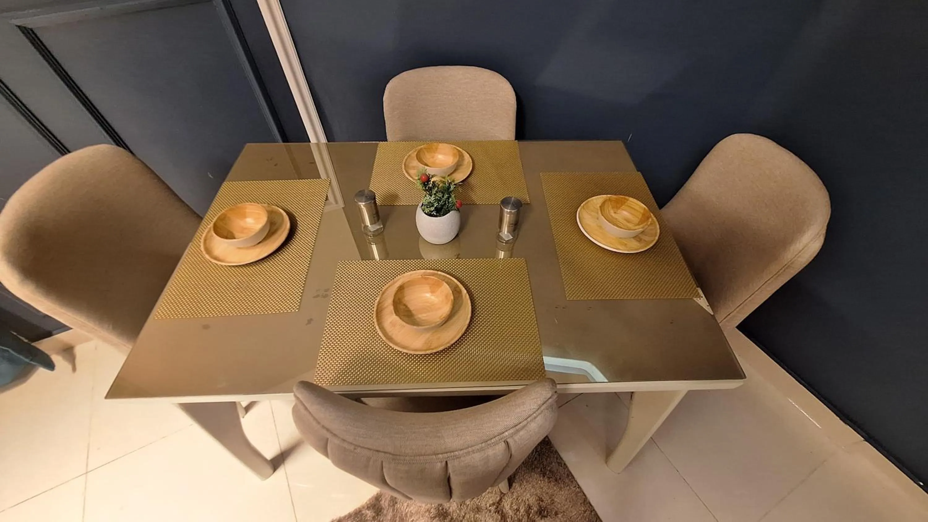 Dining area in downtown Family Suites