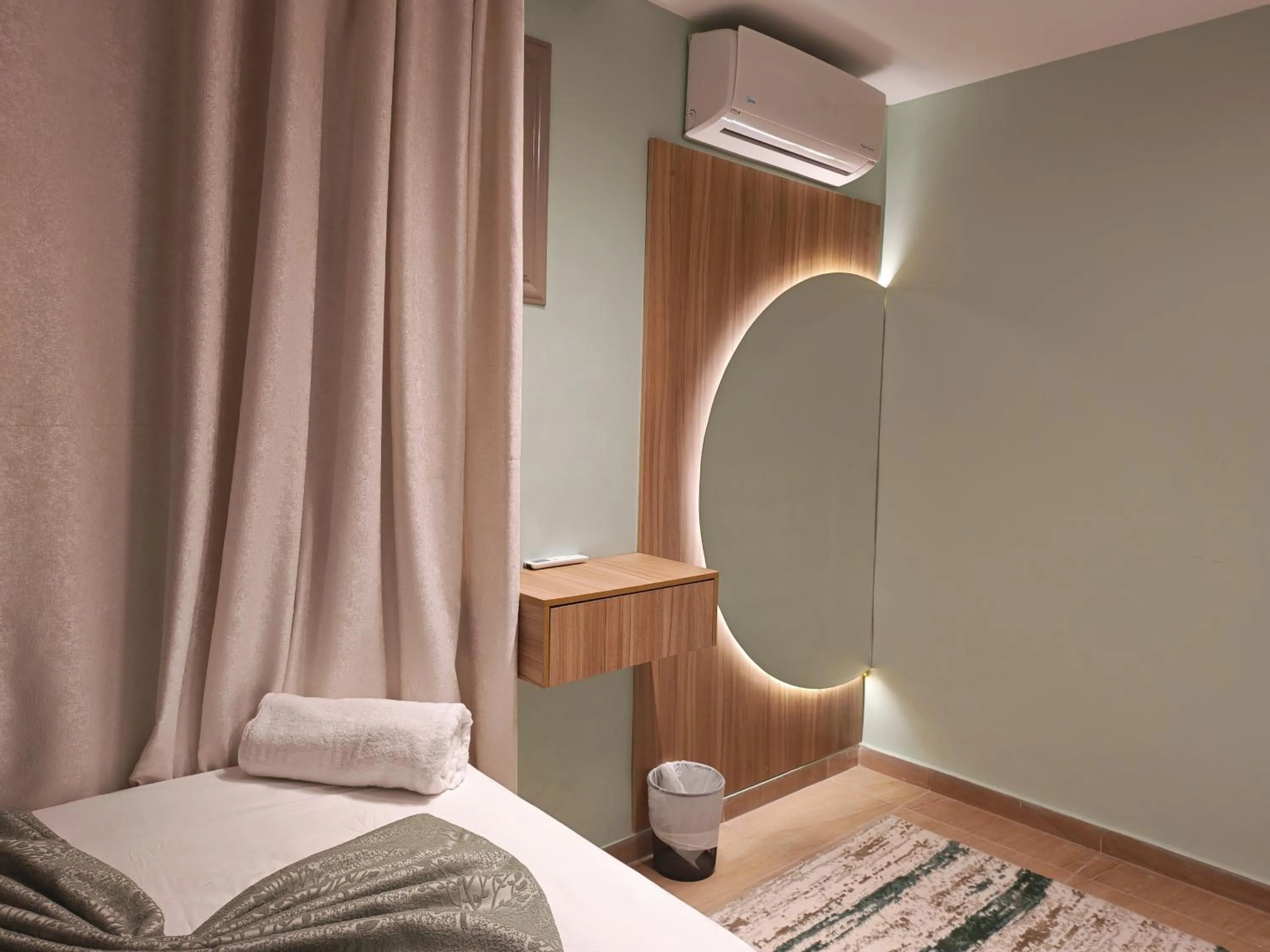 air conditioner, Bed in downtown Family Suites