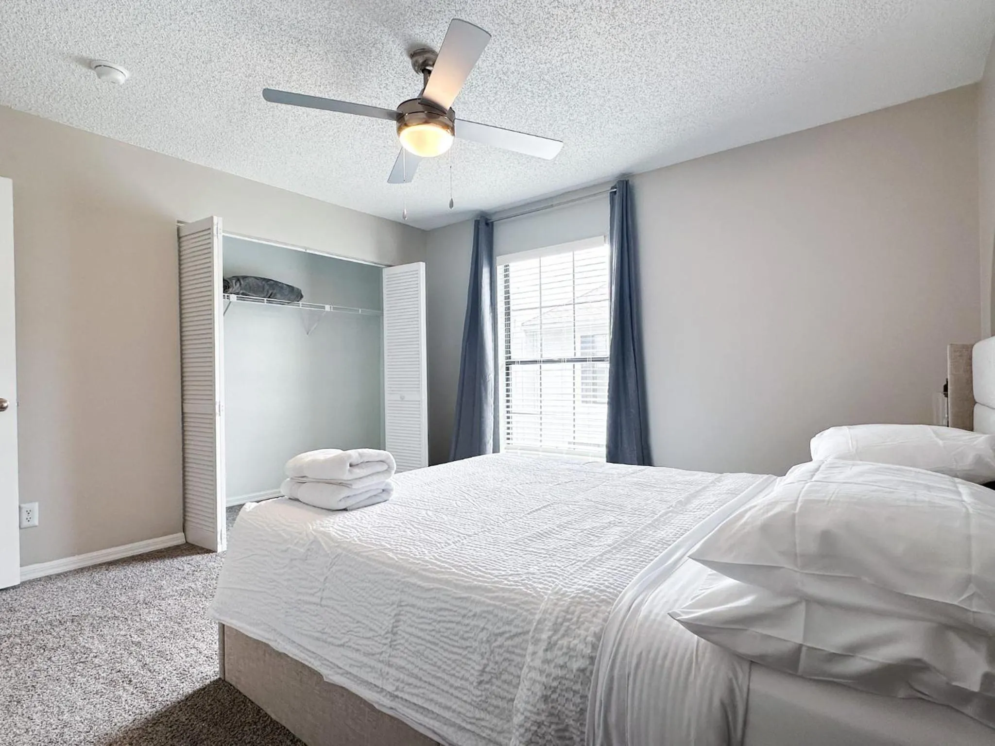 Bed in Serene Townhouse near Moffitt, Advent, & USF