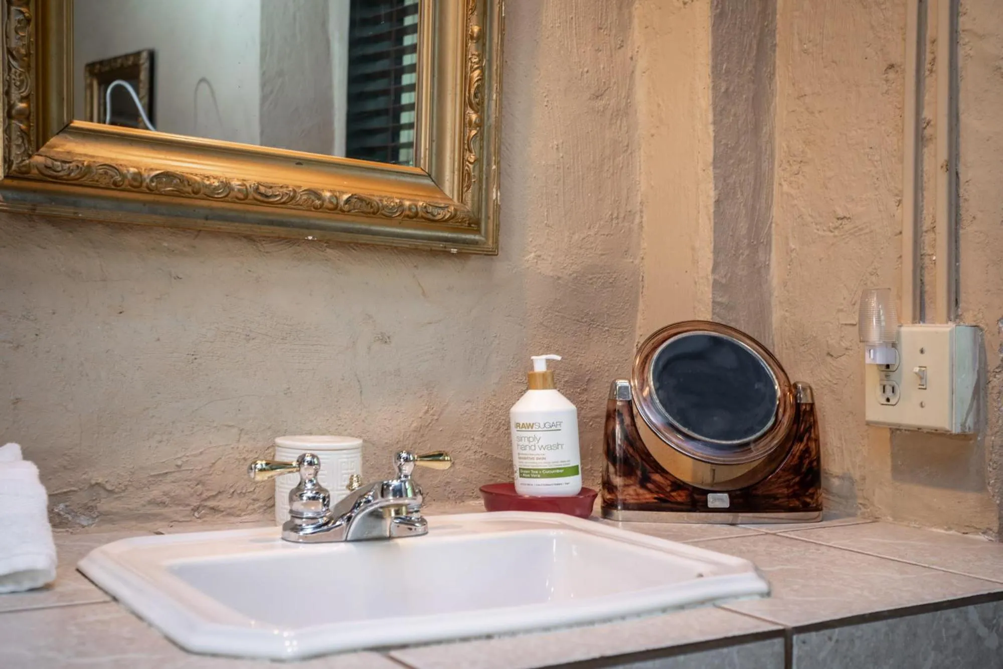 Bathroom in By the Side of the Road Inn & Cottages