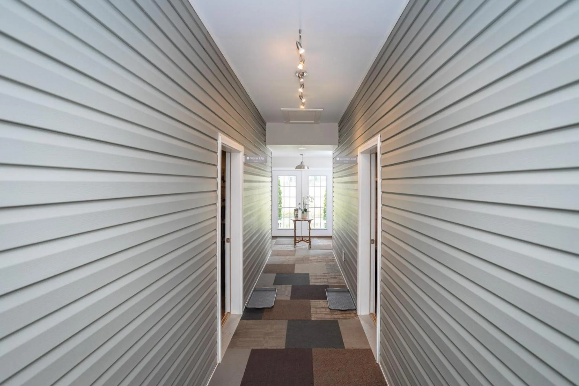 Facade/entrance in By the Side of the Road Inn & Cottages