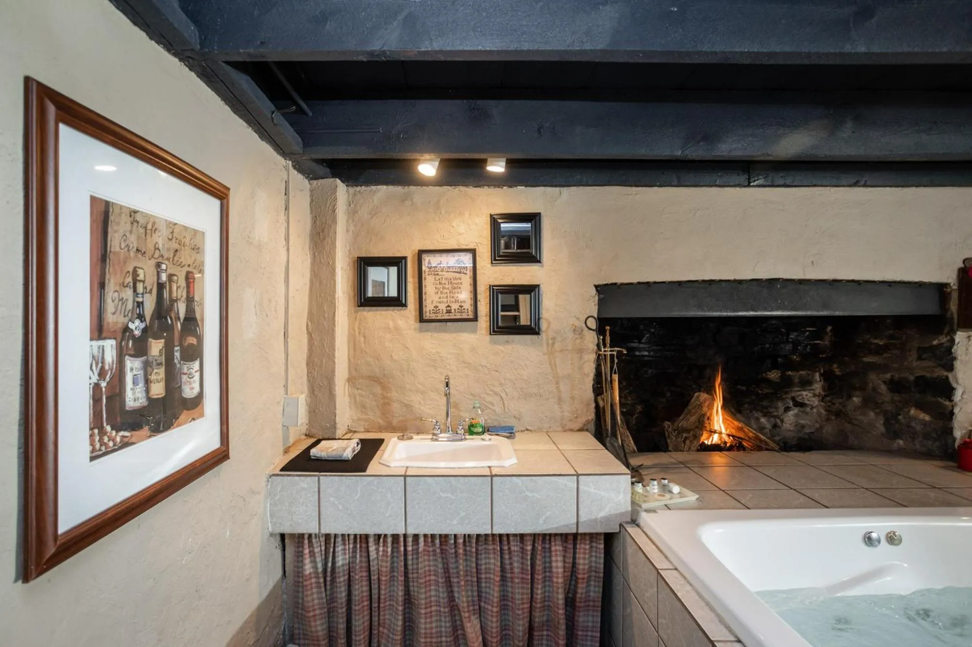 Bath in By the Side of the Road Inn & Cottages