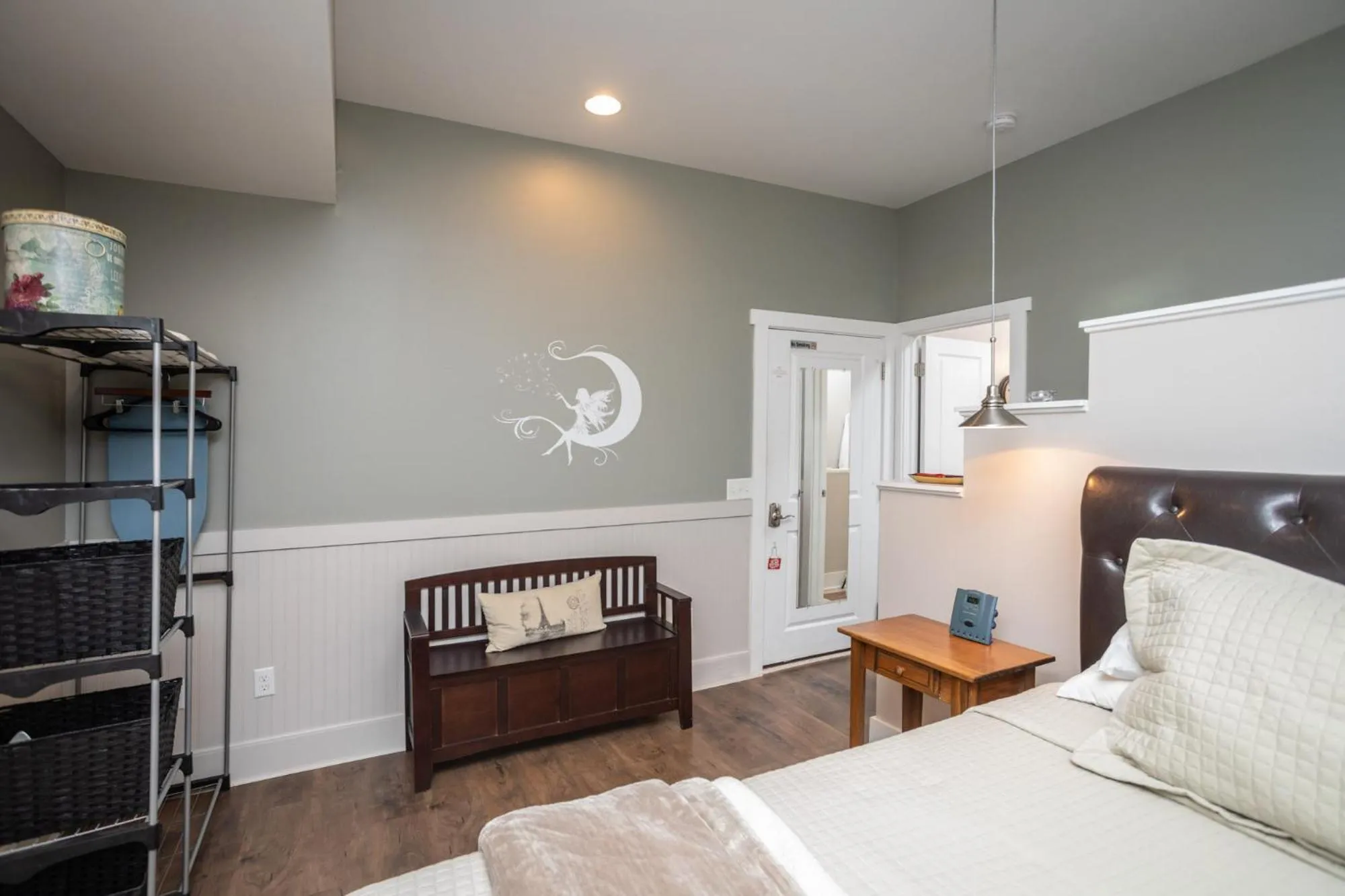 Bedroom, Bed in By the Side of the Road Inn & Cottages