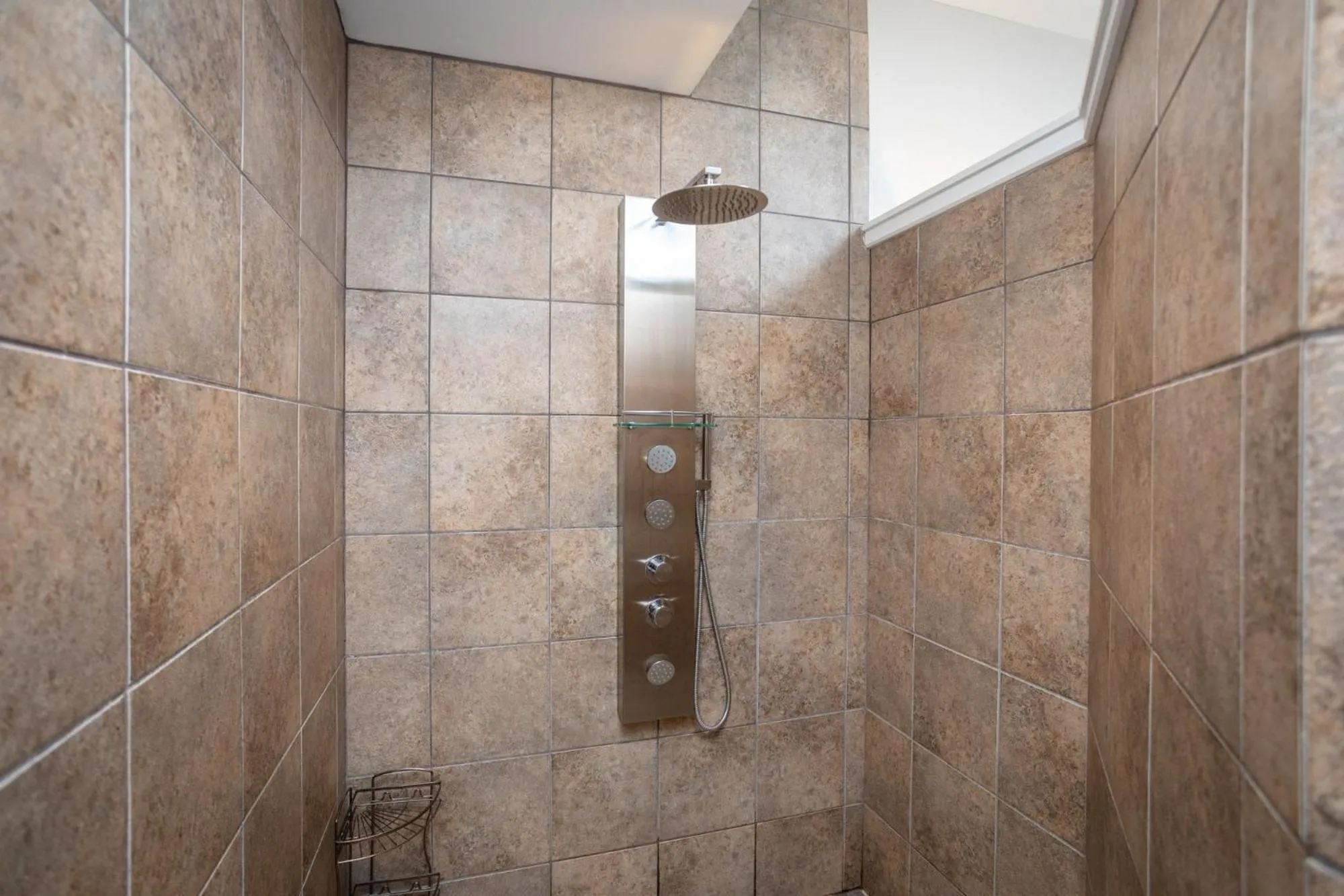 Shower in By the Side of the Road Inn & Cottages