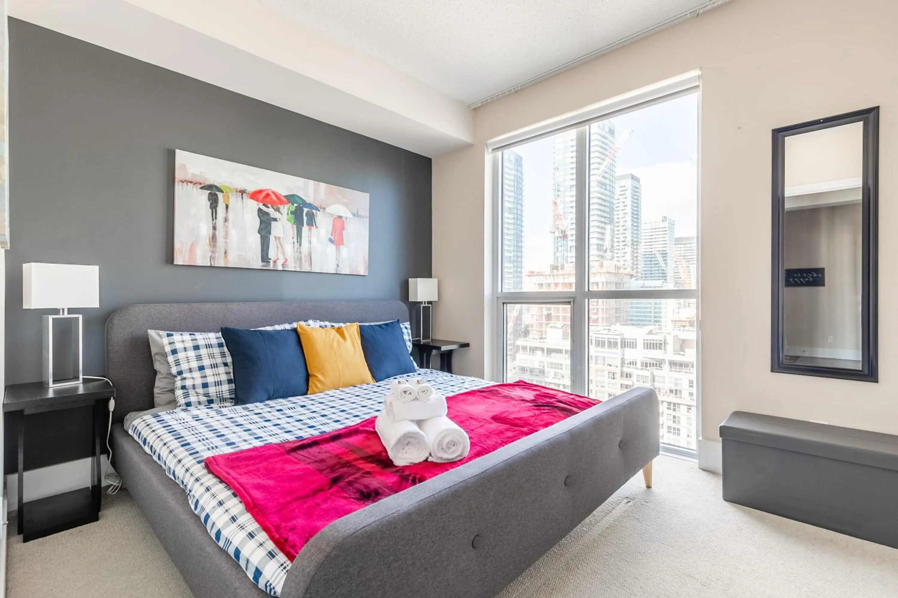 Bed in Luxury 1BR Condo - King Bed - Stunning City Views