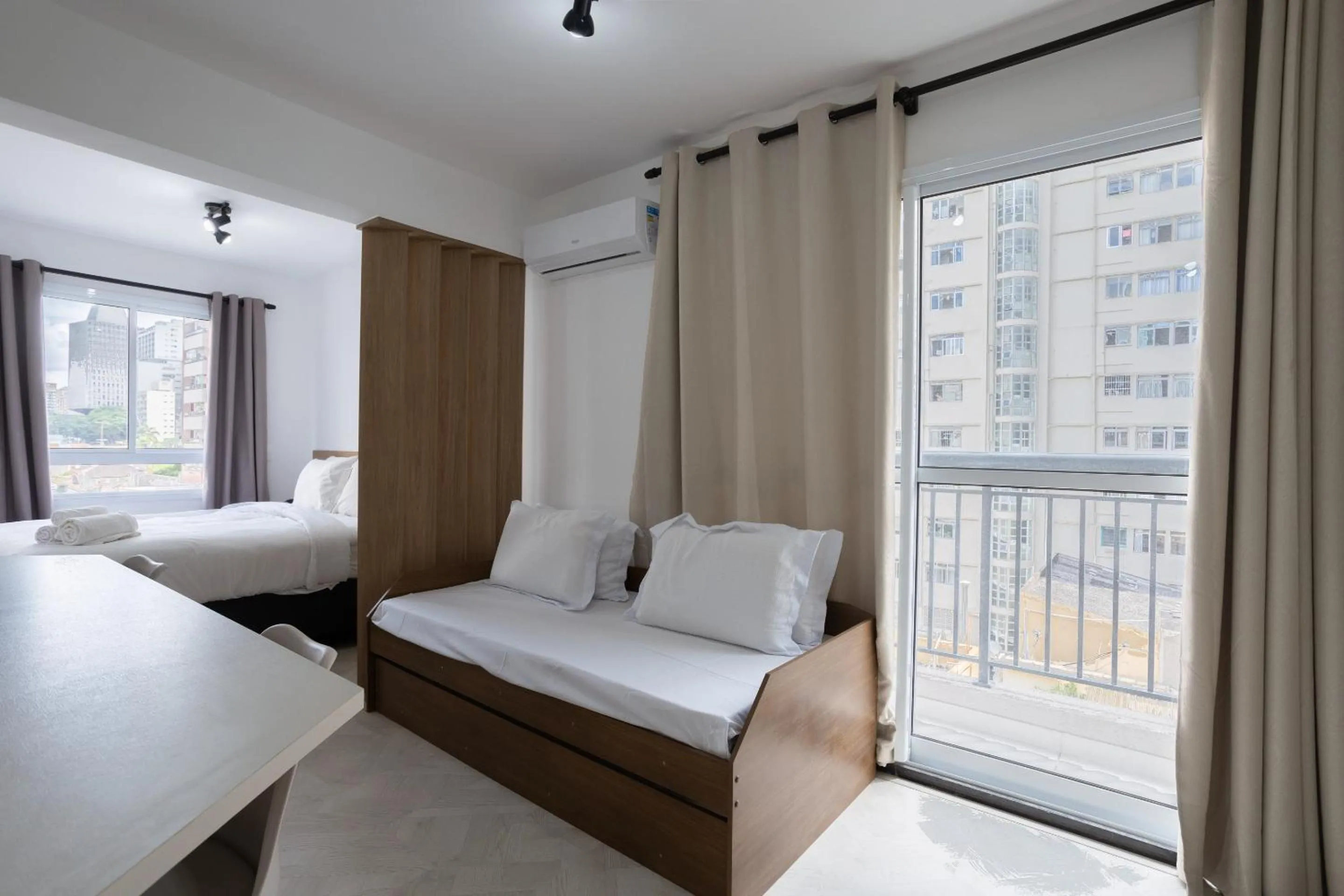 Living room, Bed in 360 Ascent Paulista