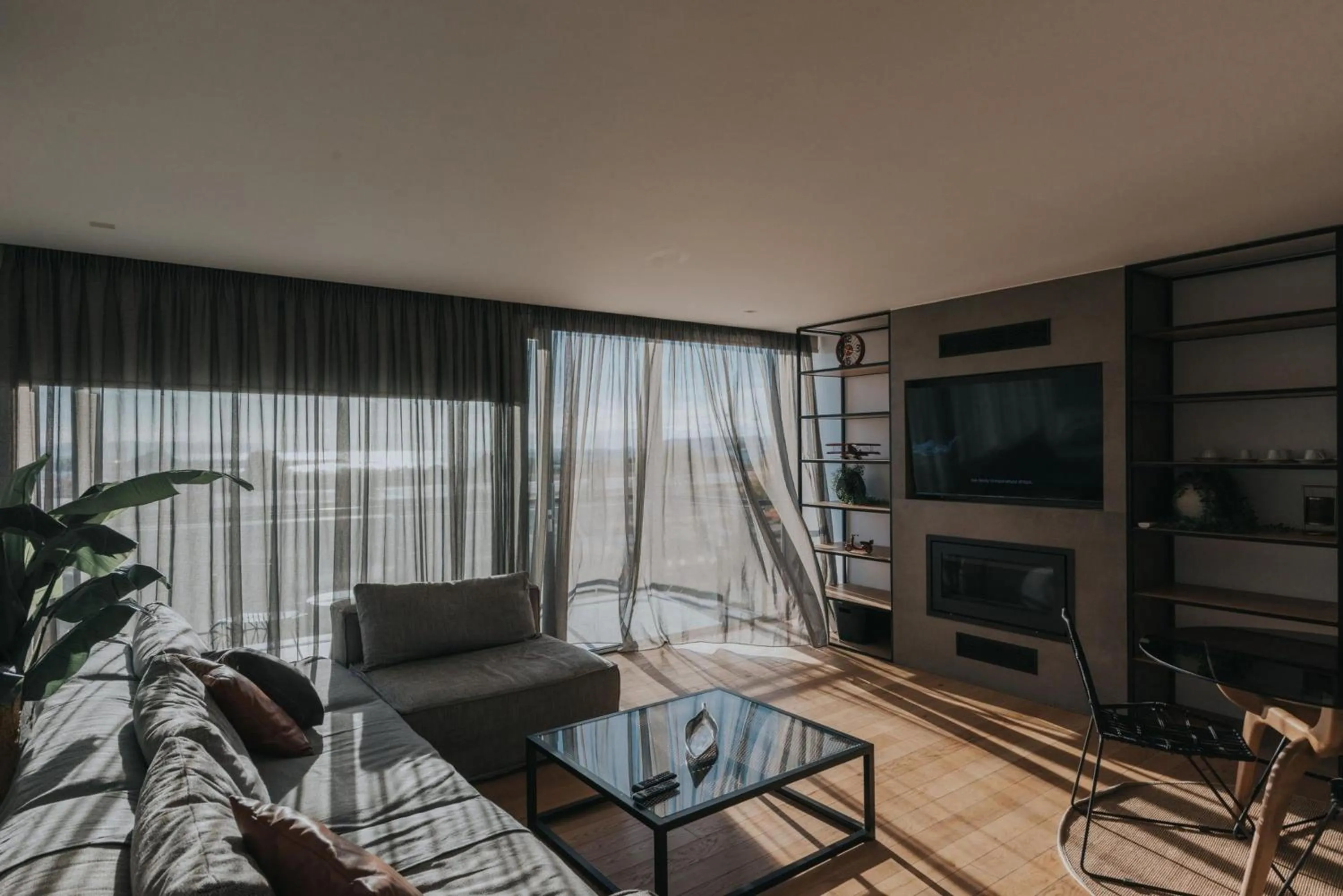 Earth Boutique Apartments next to Stavros Niarchos