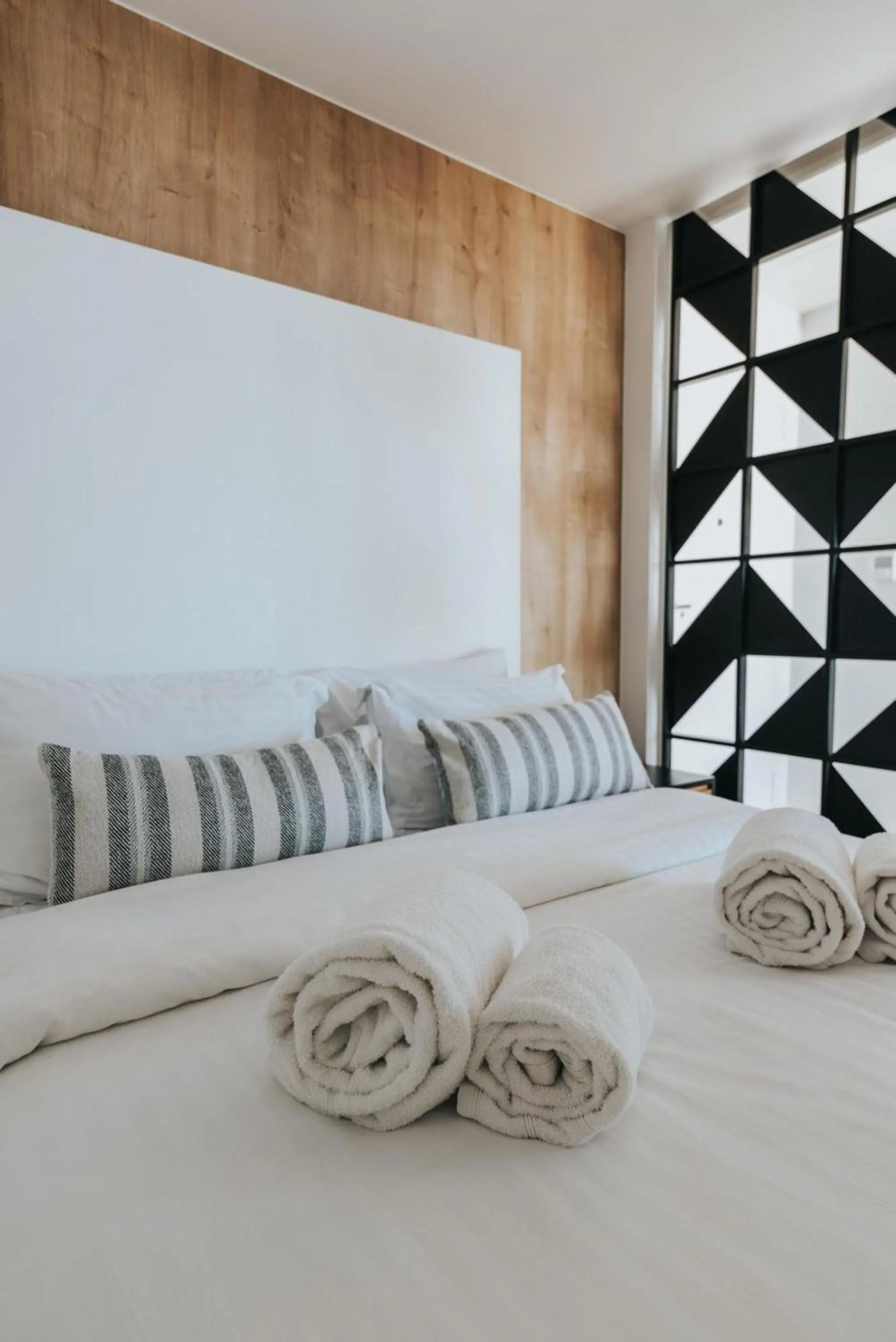 Bedroom, Bed in Earth Boutique Apartments next to Stavros Niarchos