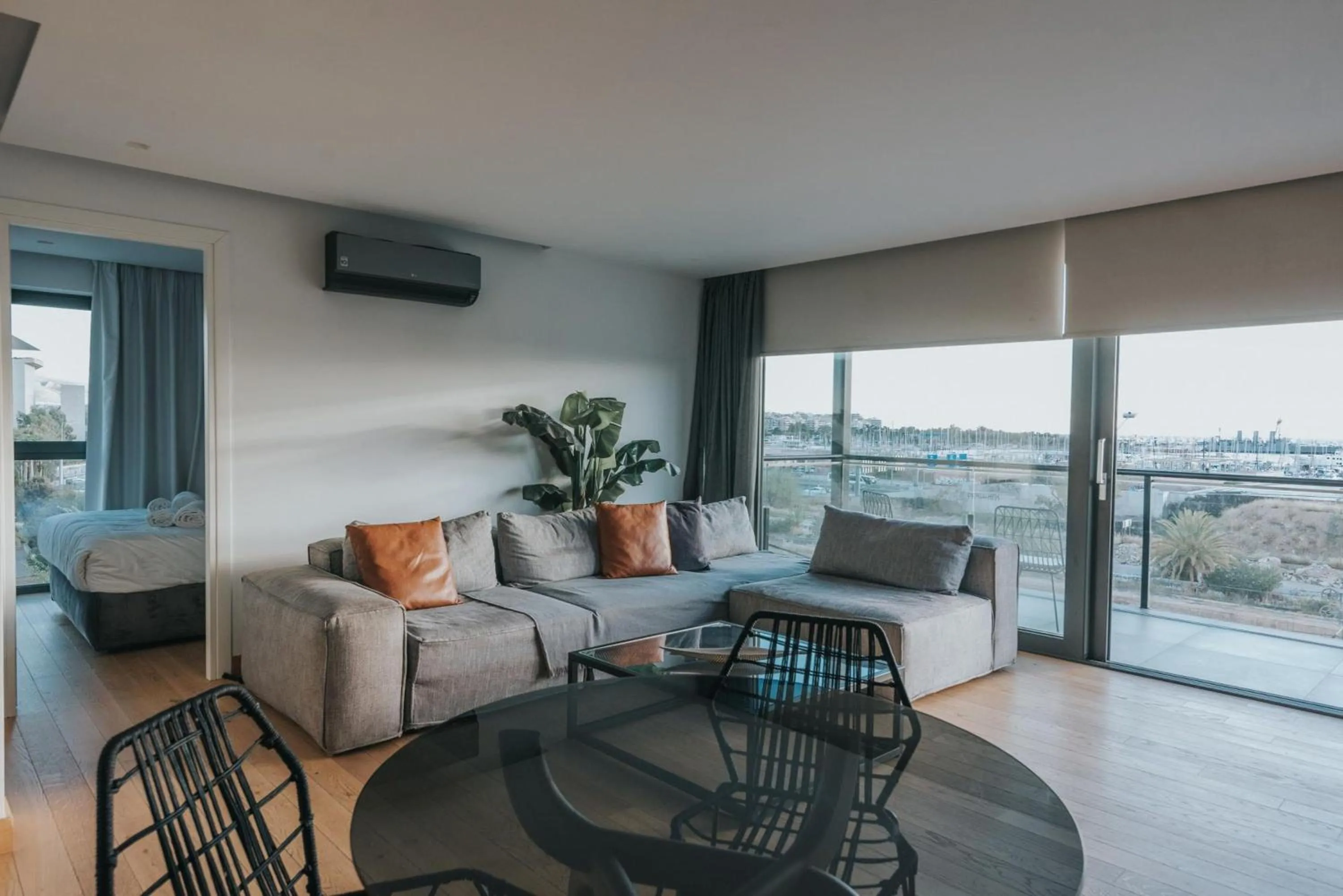 Living room in Earth Boutique Apartments next to Stavros Niarchos