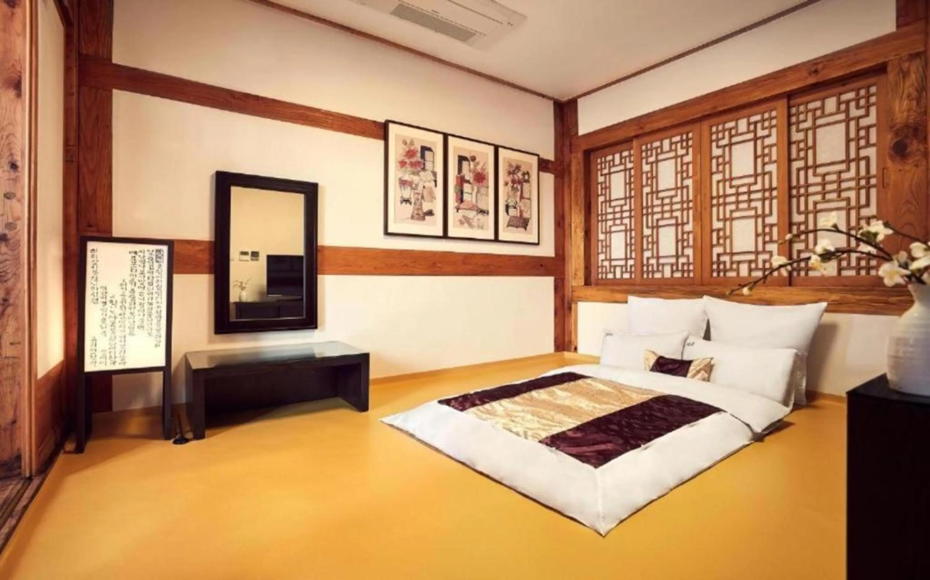 Hanok Stay Namwonyechon by Kensington
