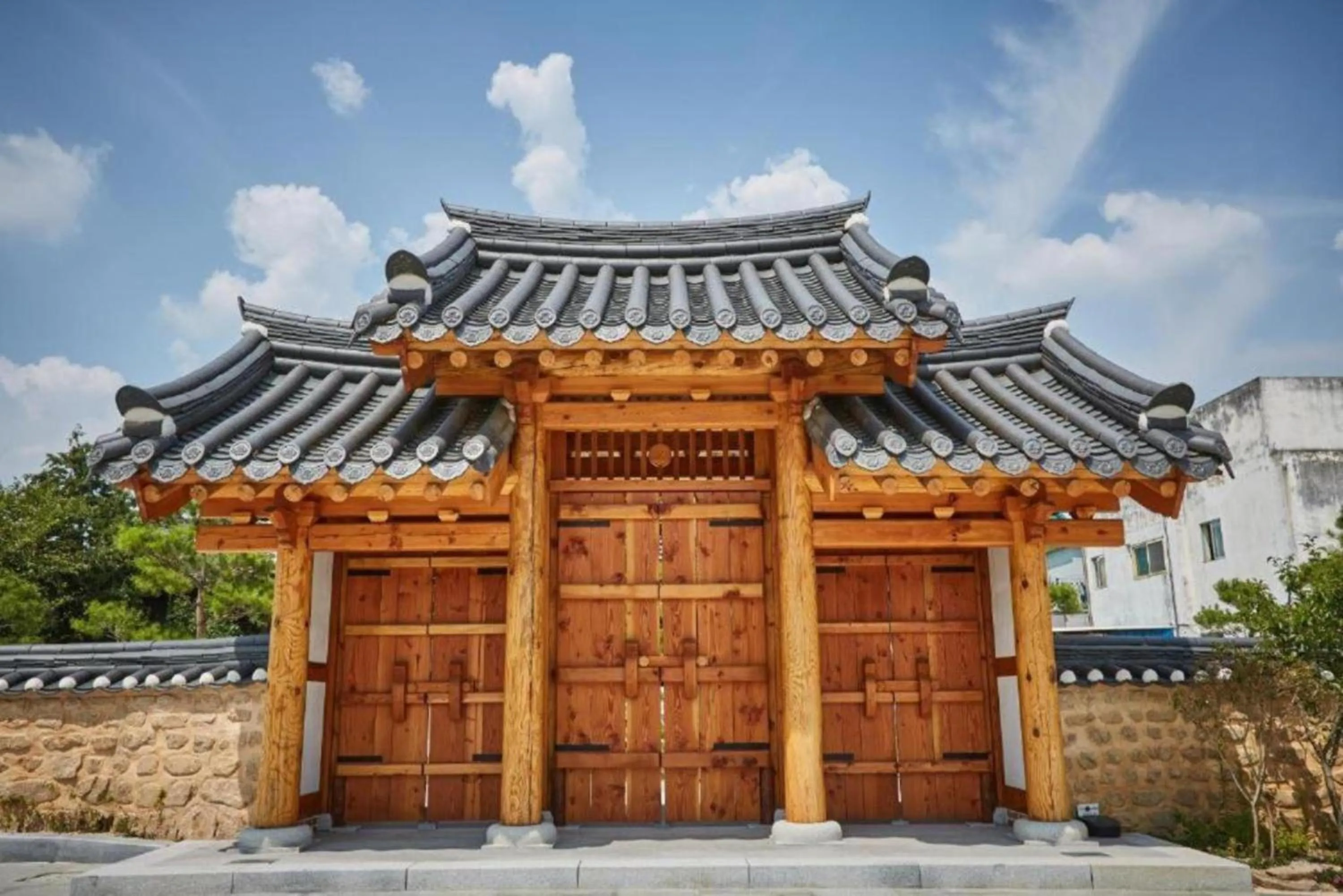 Hanok Stay Namwonyechon by Kensington