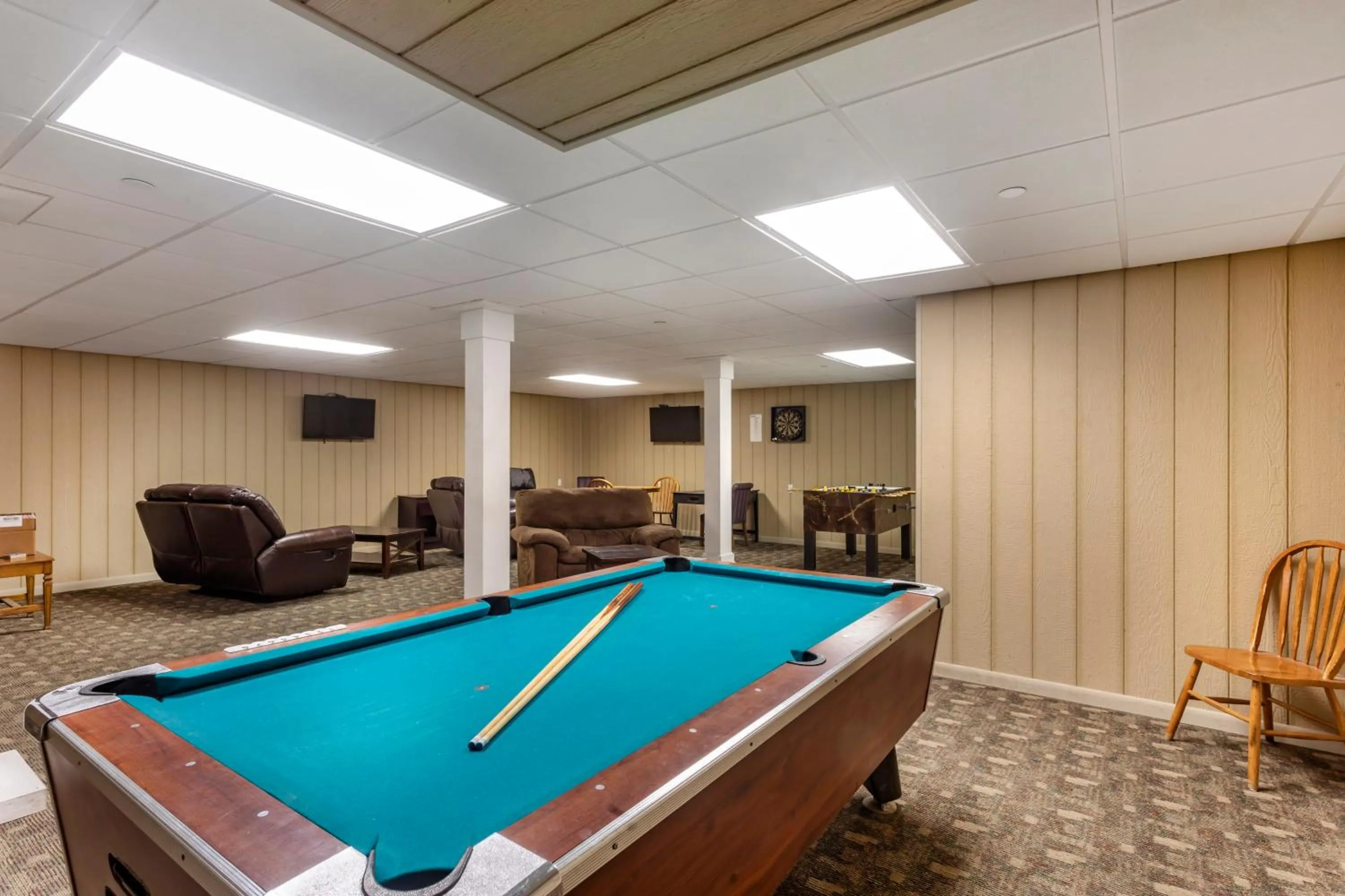 Billiard in The Riverstone Inn