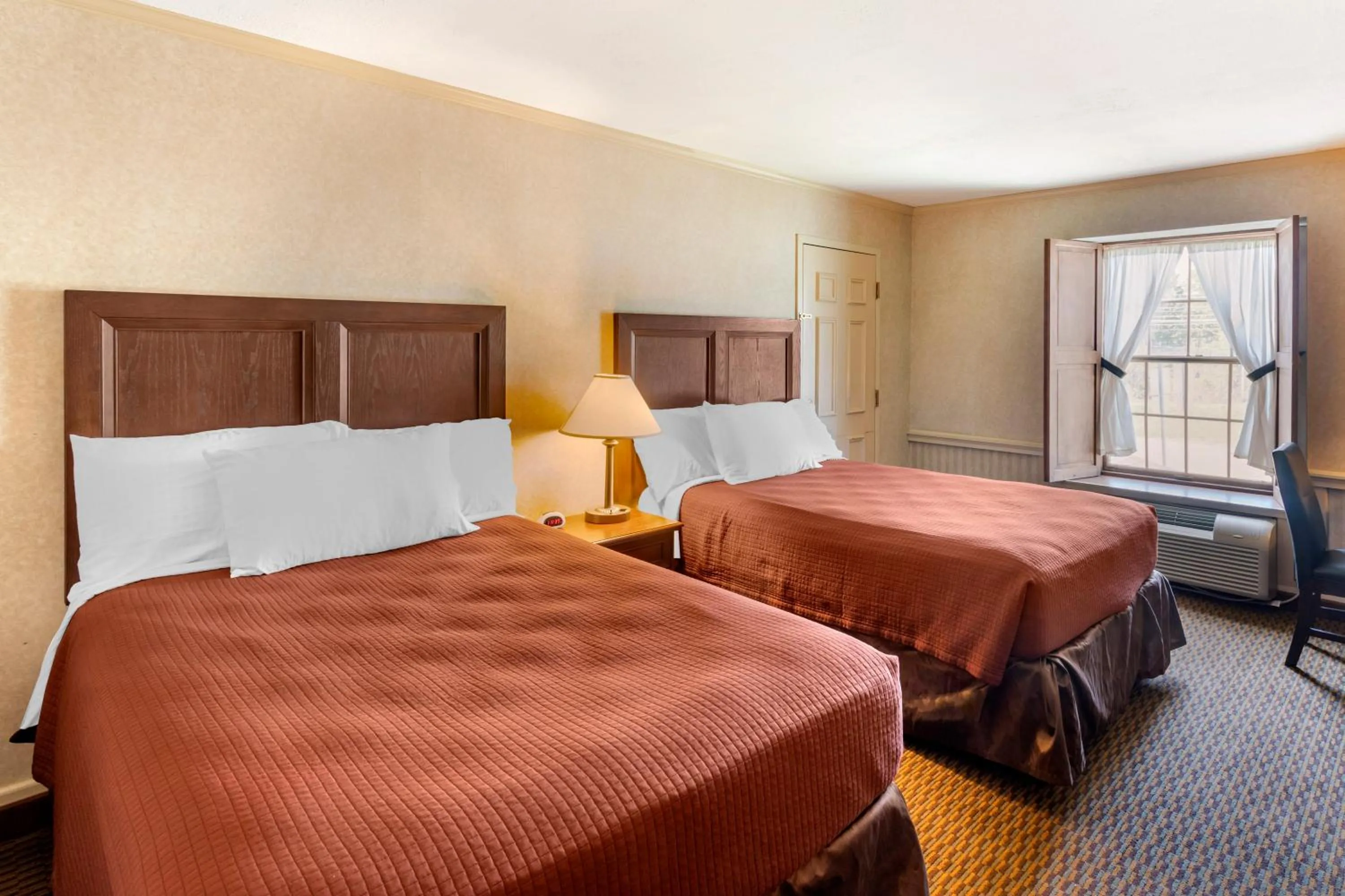 Bedroom, Bed in The Riverstone Inn