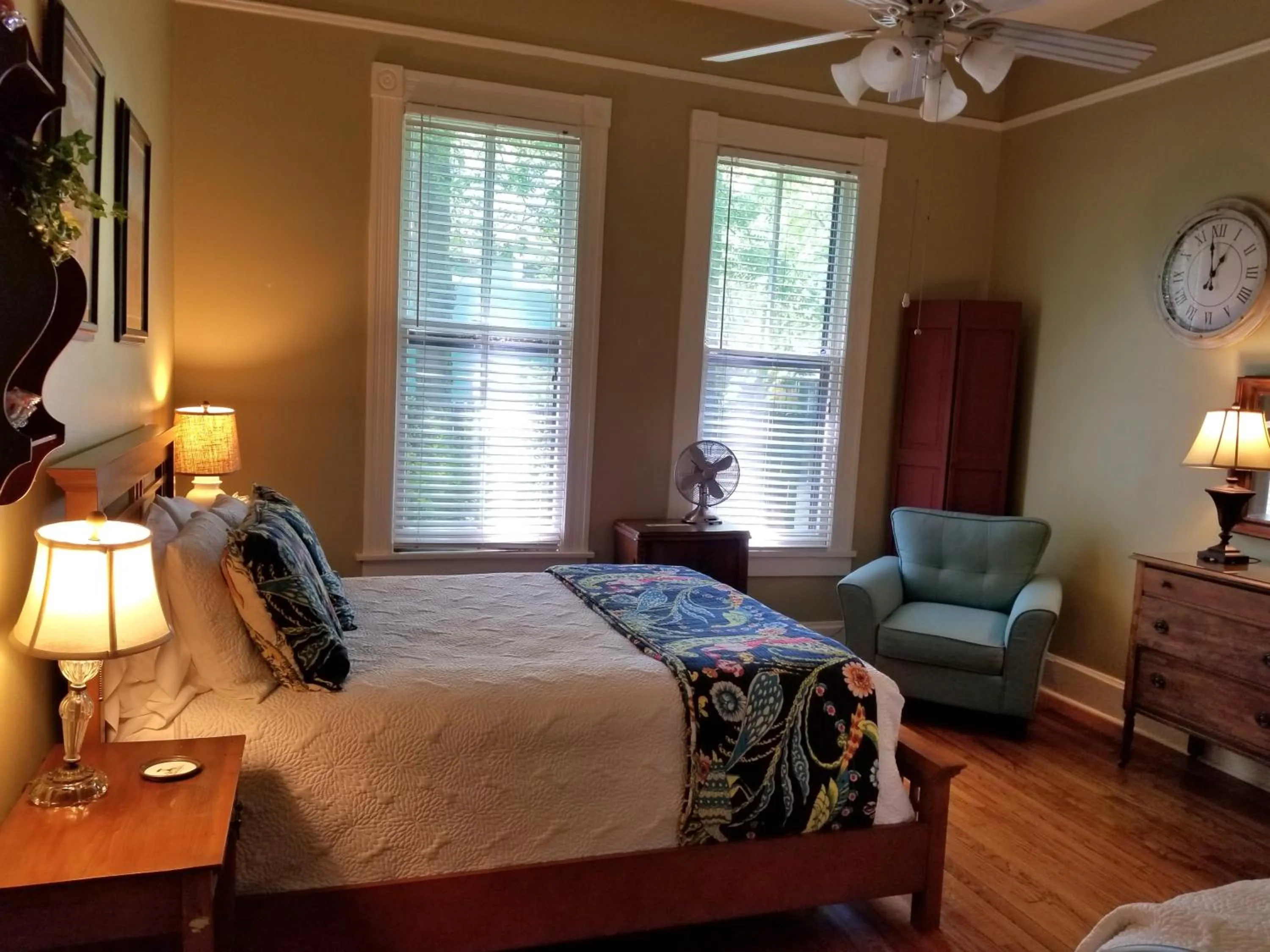 Bedroom, Bed in Urban Cottages