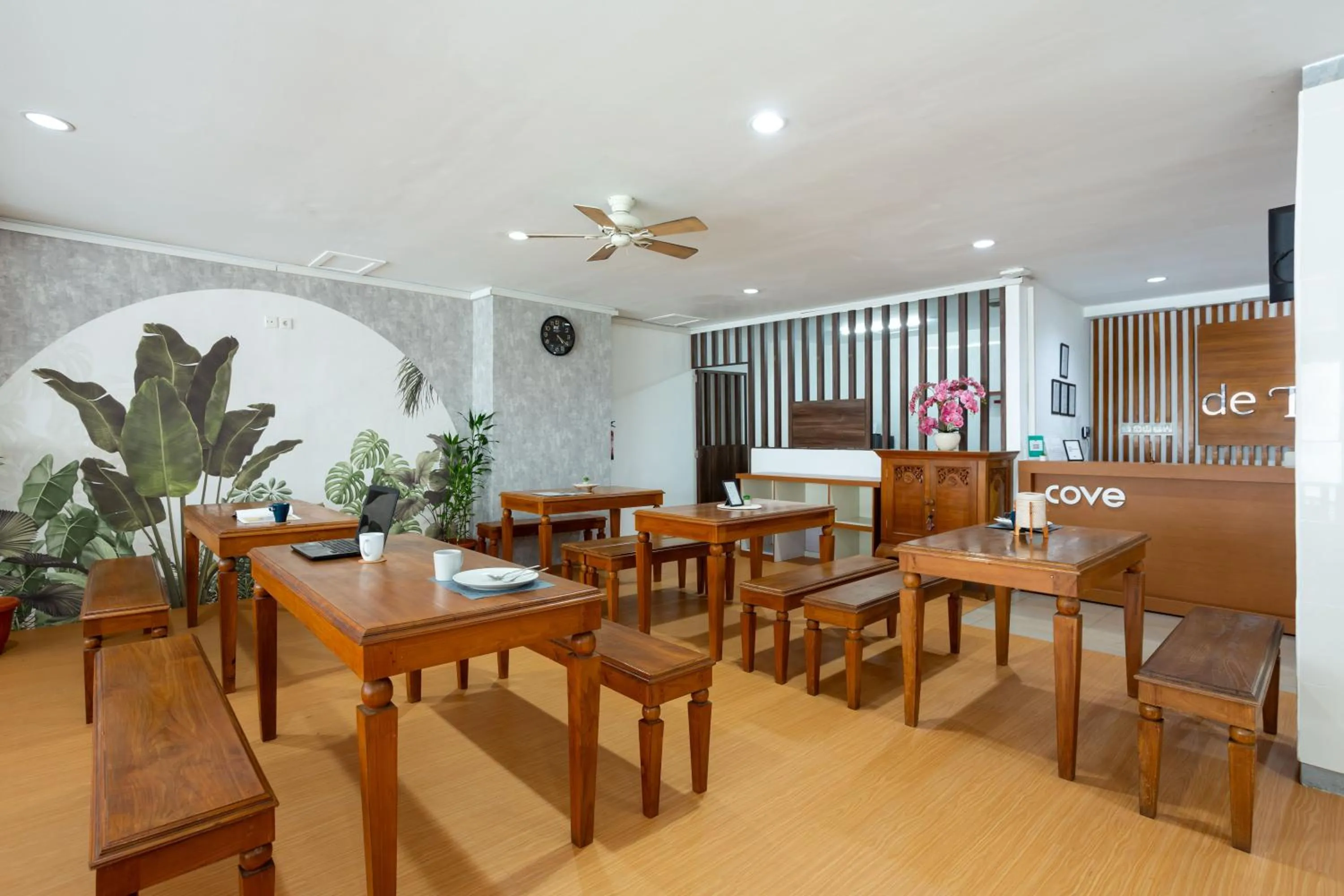 Seating area in Cove De Tinaya