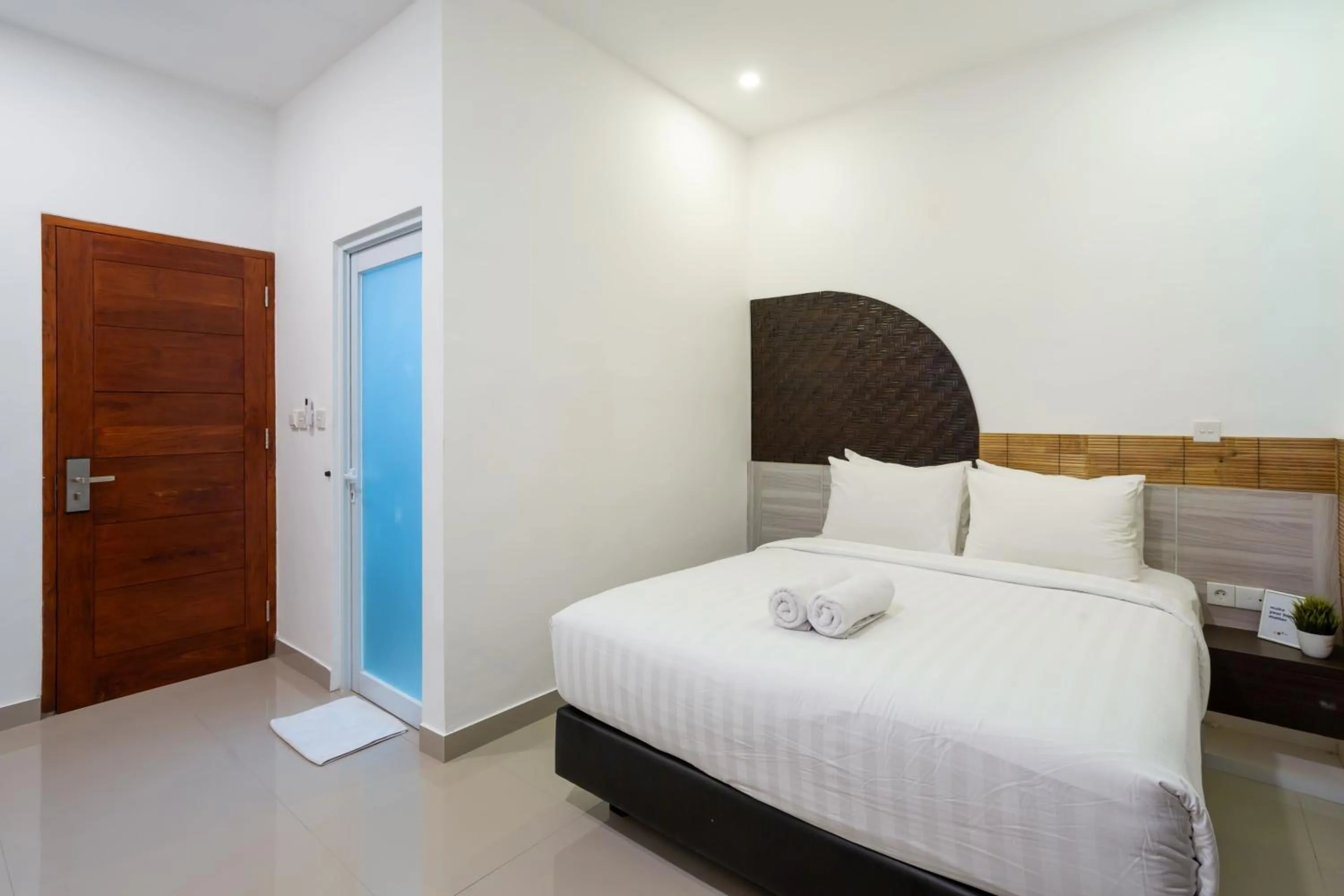 Photo of the whole room, Bed in Cove De Tinaya