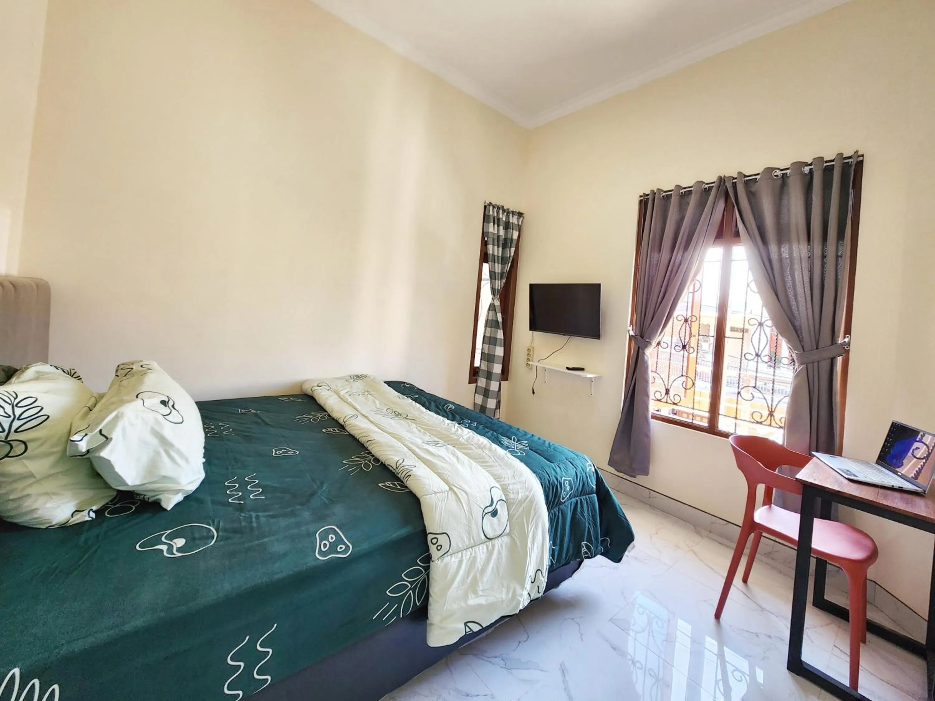 Bedroom, Bed in Surabaya Homey near UNAIR Syariah