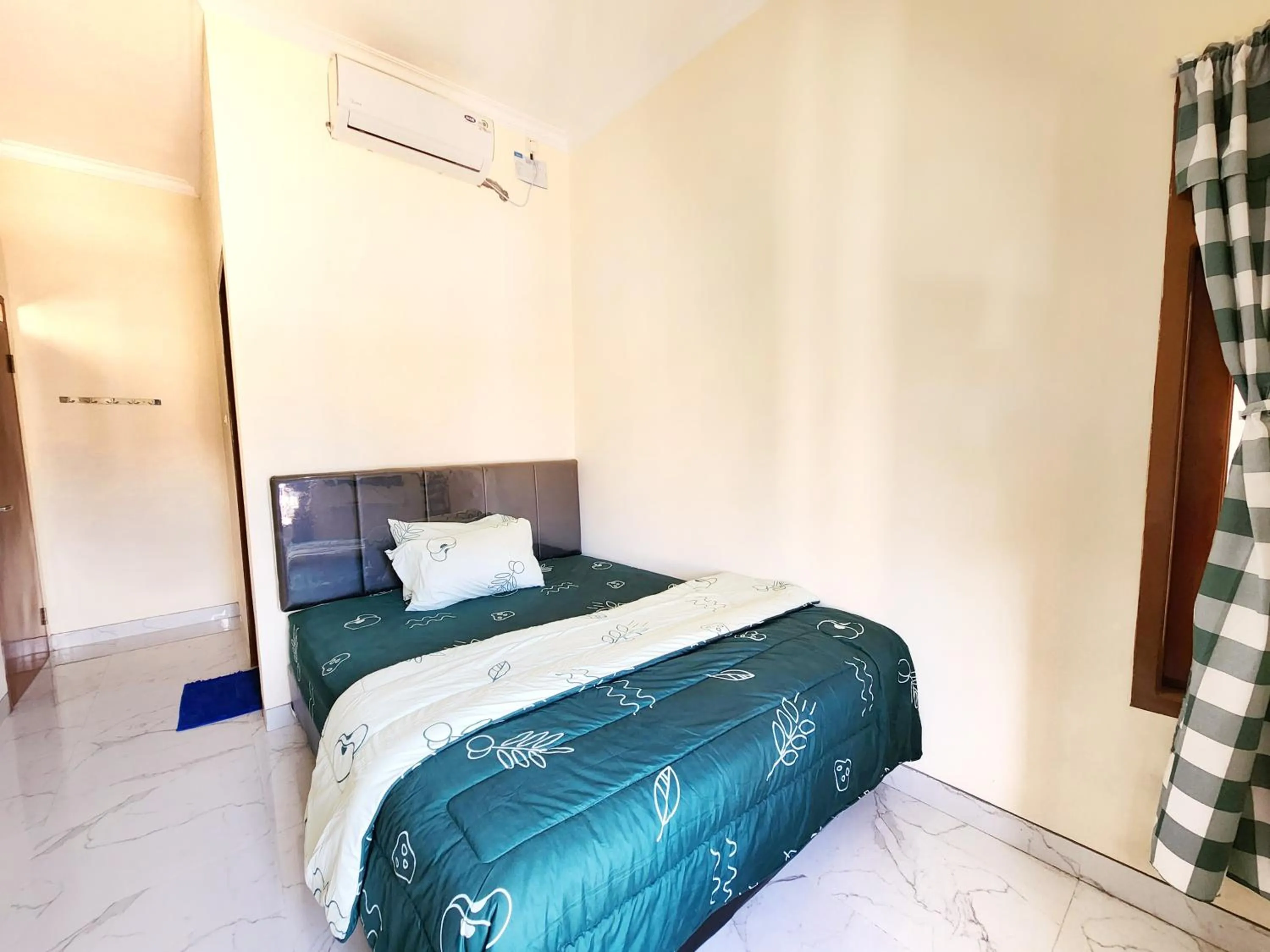 Bed in Surabaya Homey near UNAIR Syariah