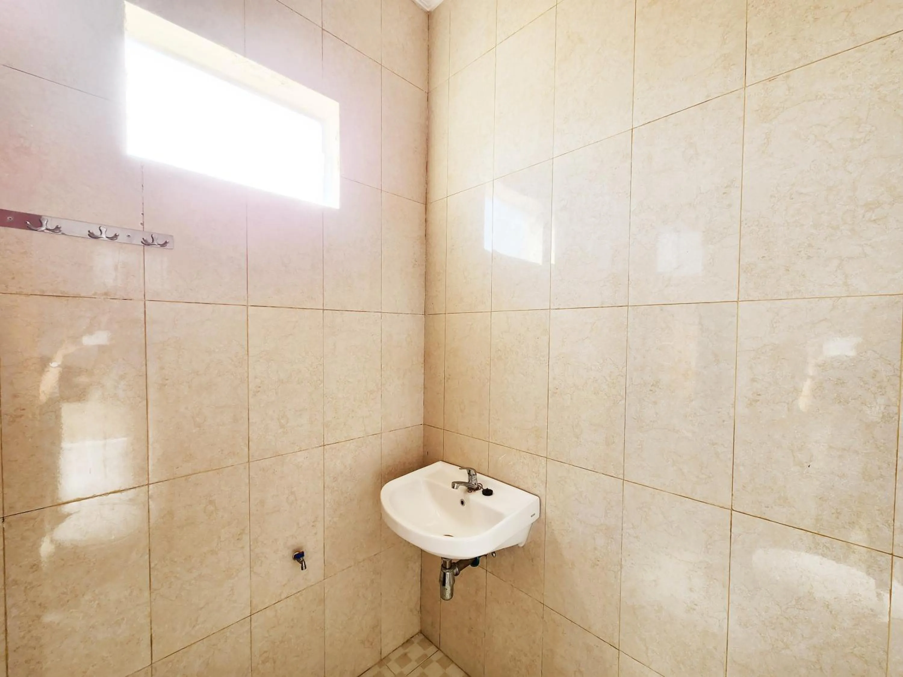 Bathroom in Surabaya Homey near UNAIR Syariah