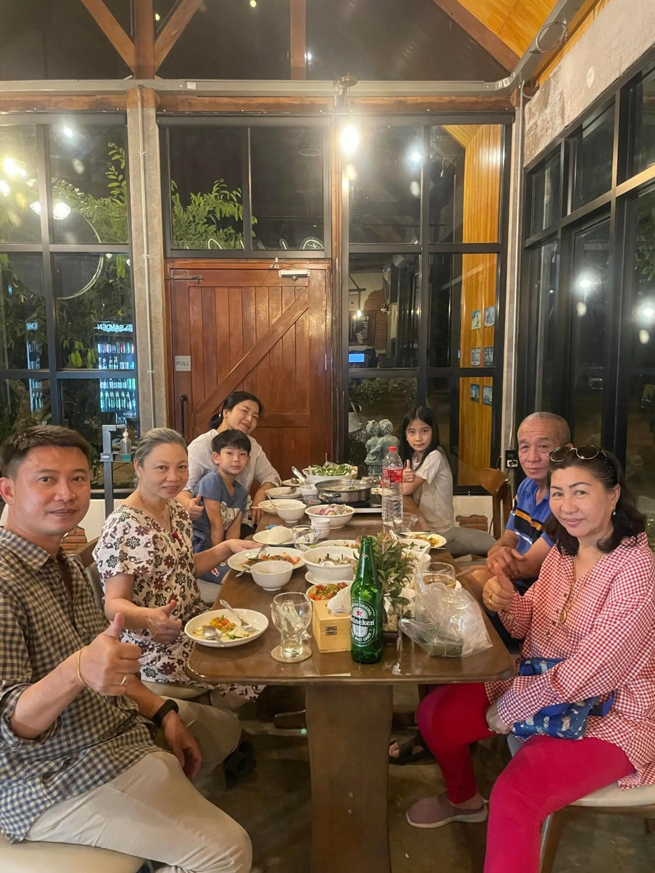 Restaurant/places to eat in พบรักรีสอร์ท Pobruk resort