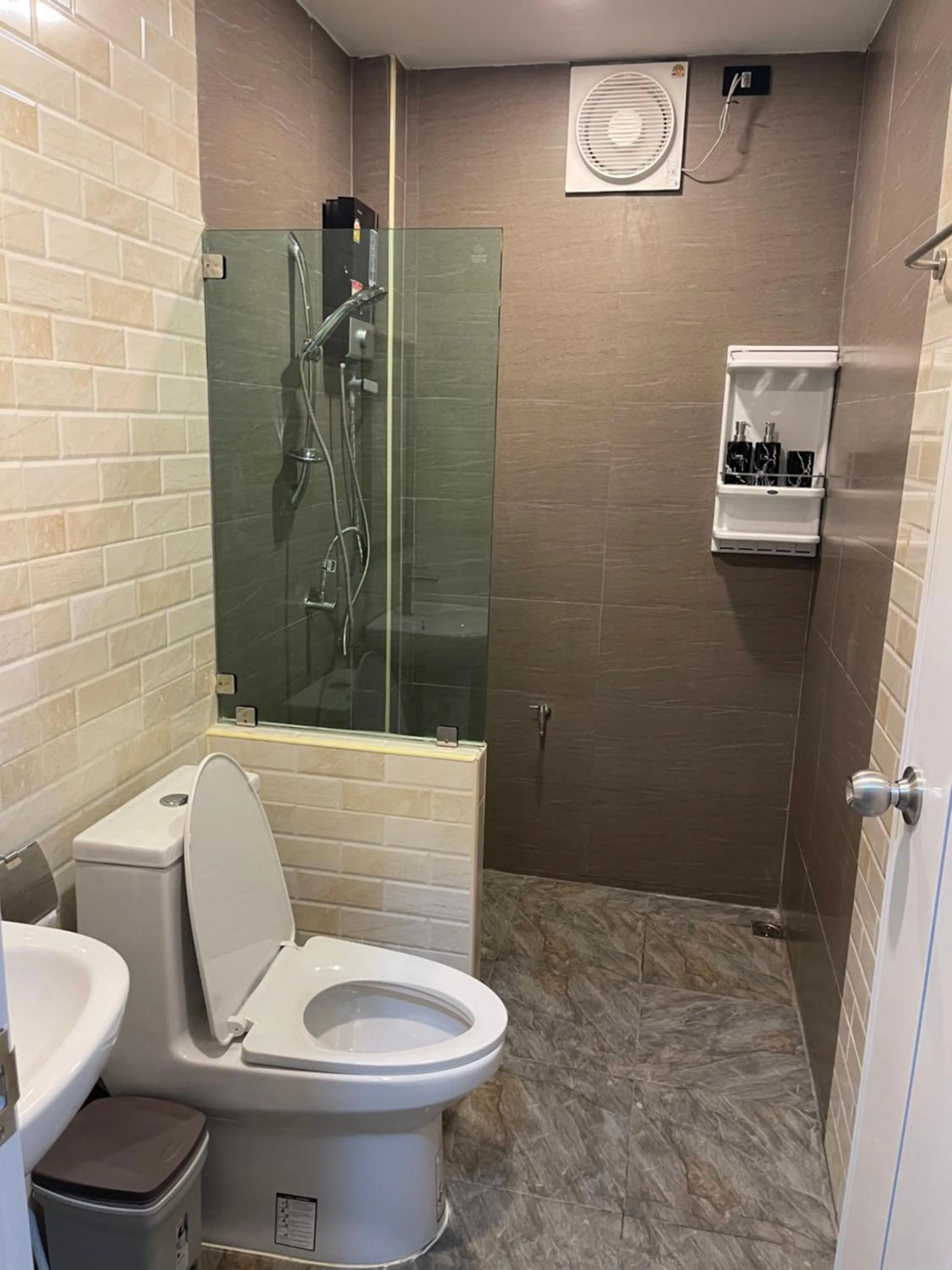 พบรักรีสอร์ท Pobruk resort