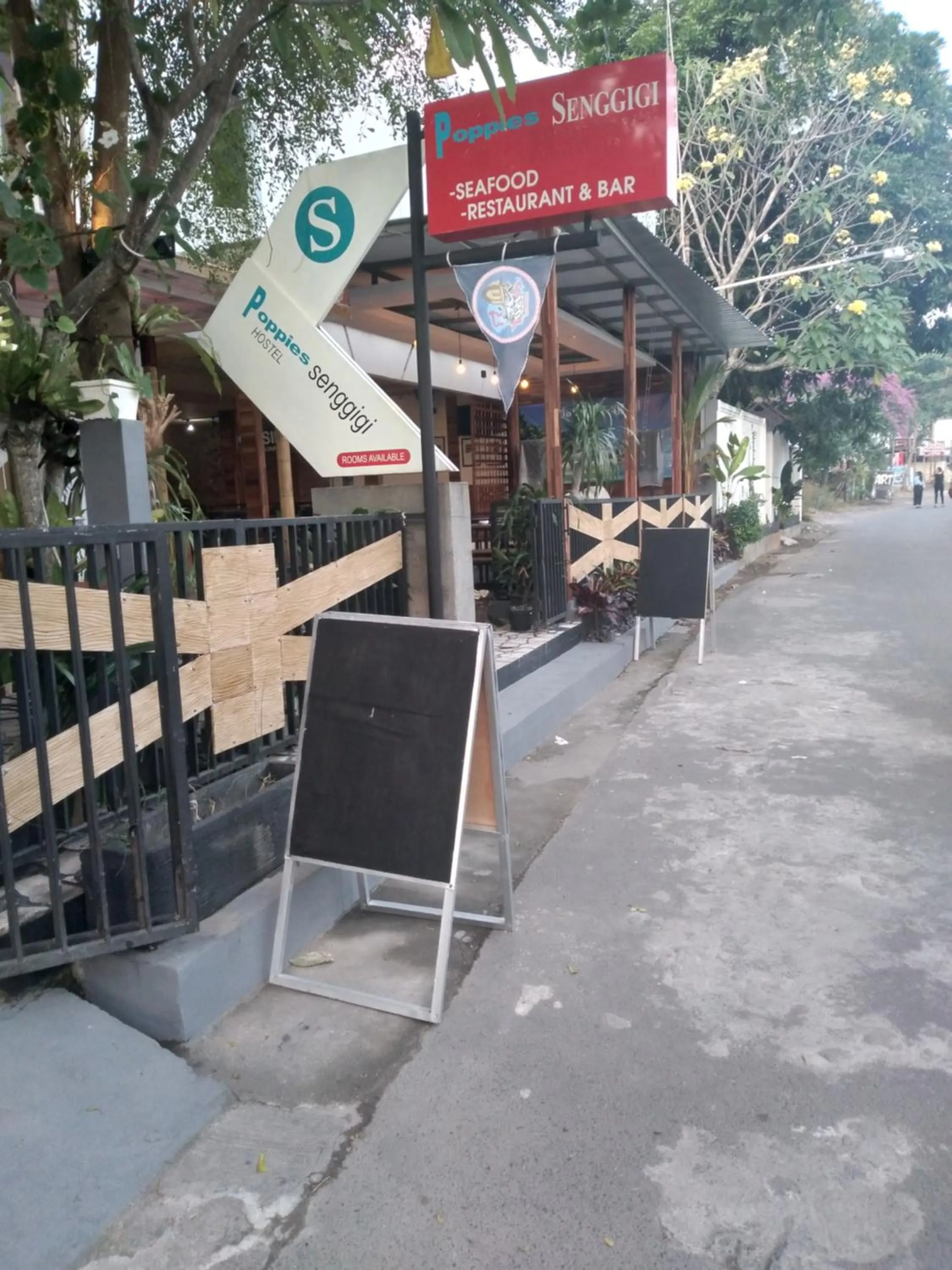 Day in Poppies Senggigi Hostel