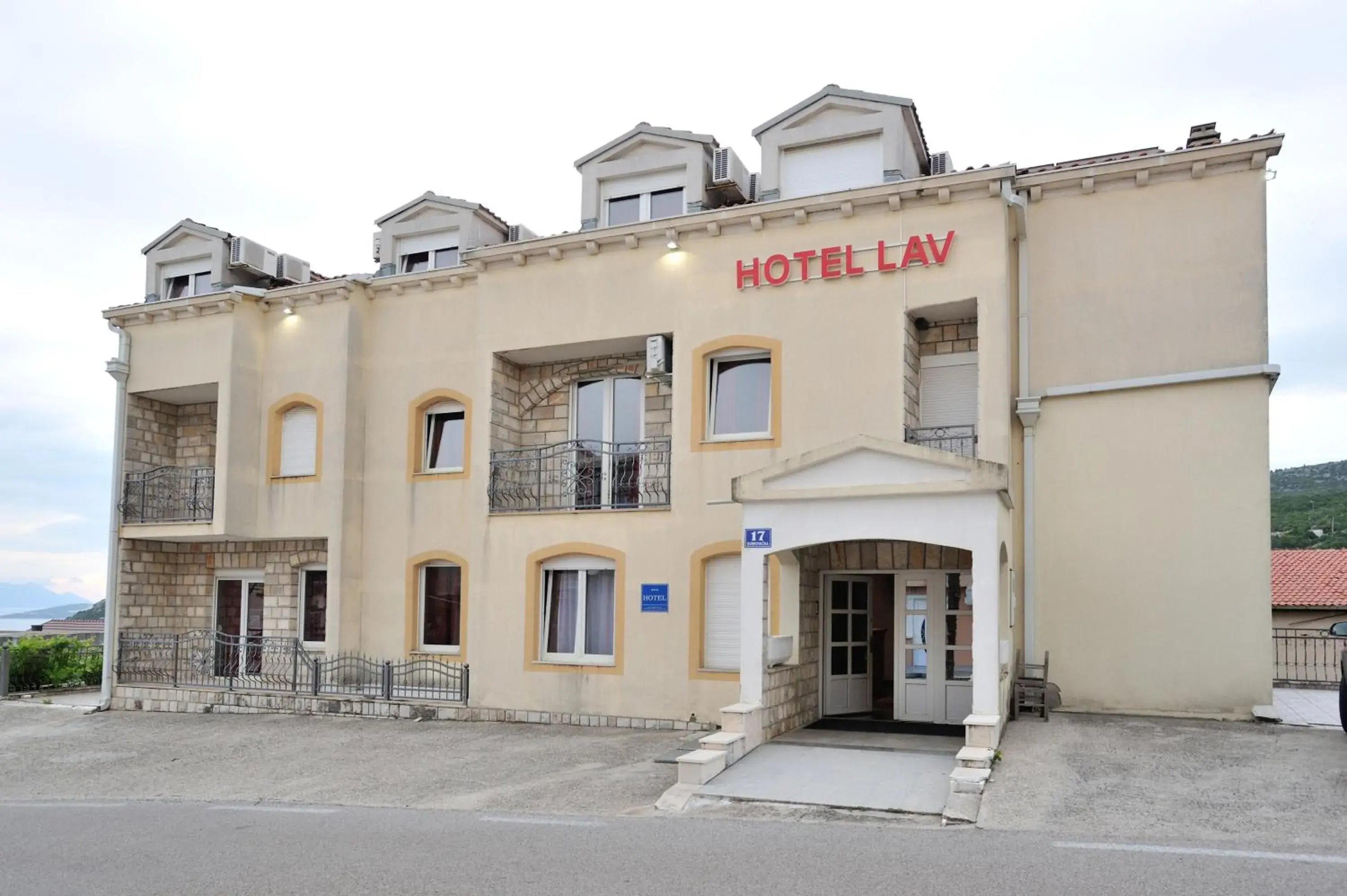 Hotel Lav Hotel Lav