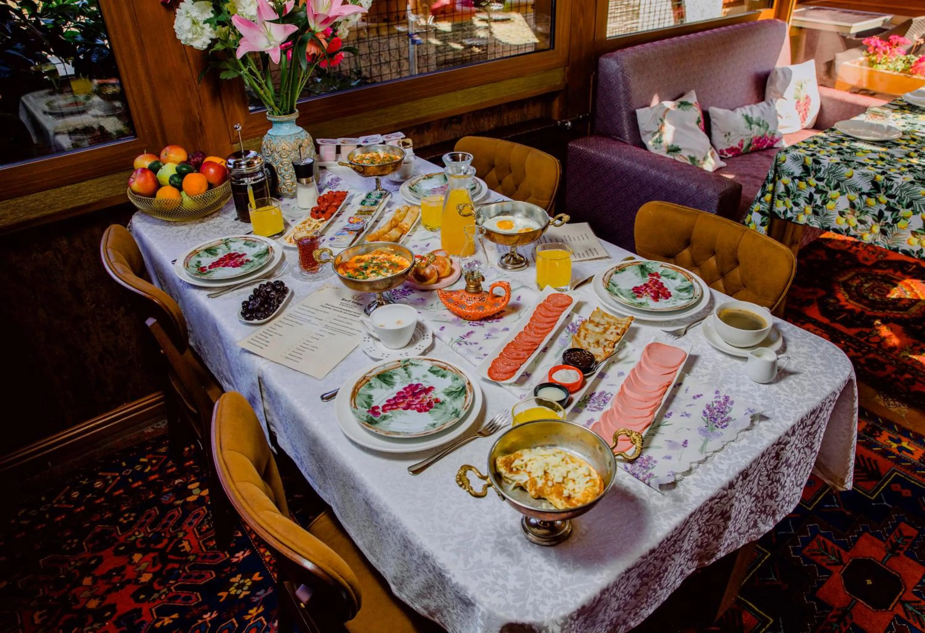 Property building in Royal Antique Boutique Hotel